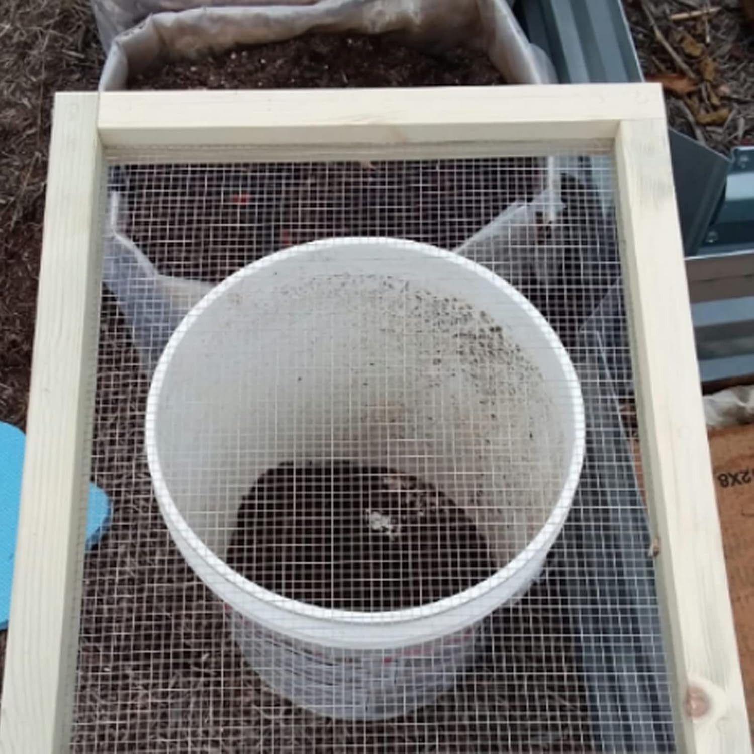 Soil Sifter for Garden, Multi-Purpose Wood Compost Dirt Sifter Soil Screen Dirt