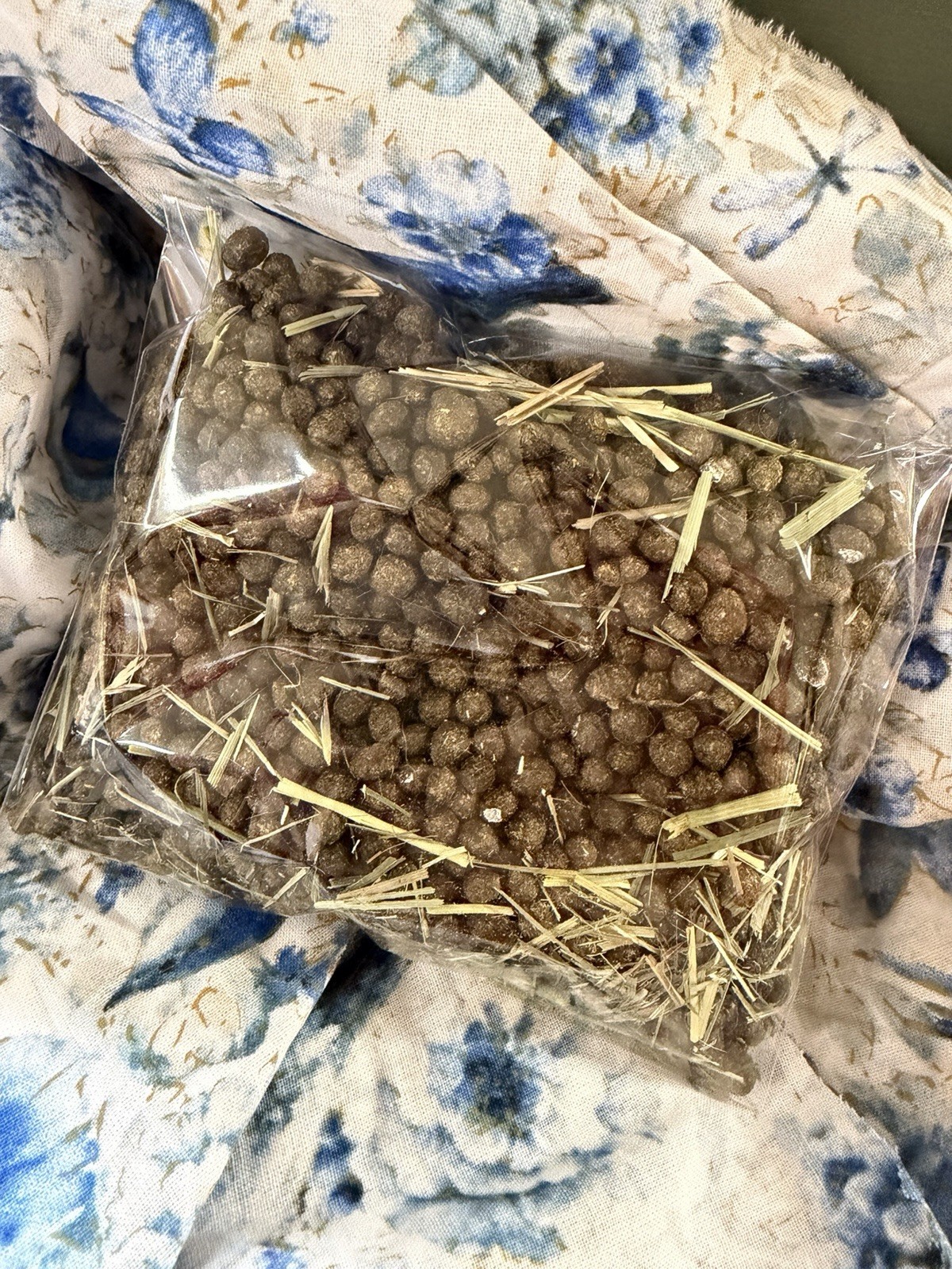 1/4 lb Bunny Rabbit Poop Pellets Organic Fertilizer Manure Dried No Odor
