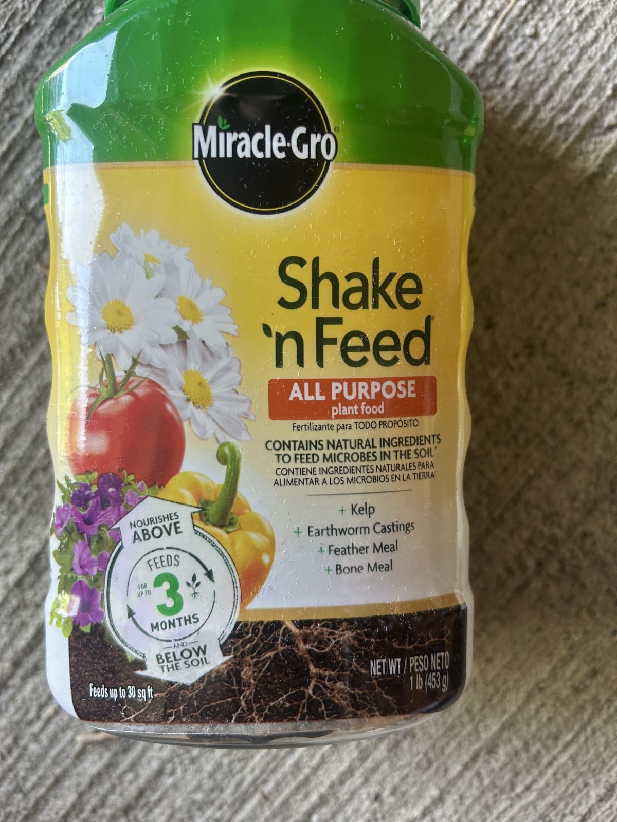 Miracle-Gro Shake ‘n Feed All Purpose Slow-Release Granules 1 lb, 3 Months