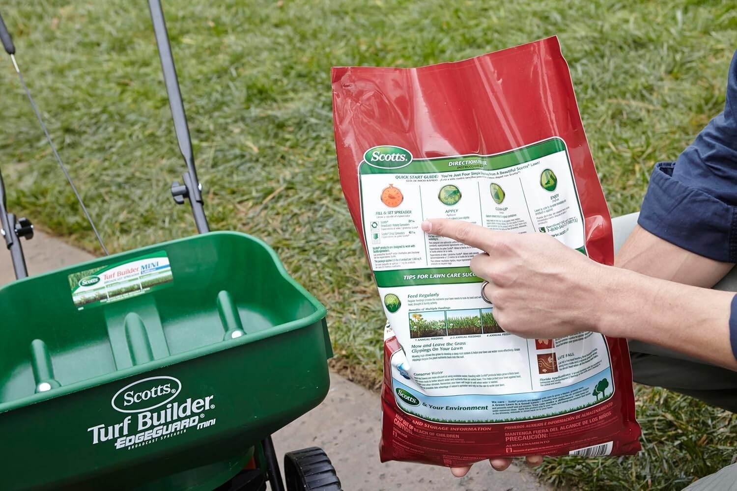 Nutrient-Rich Turf Builder WinterGuard for All Grass – 12.5 lbs, 5,000 sq. ft.