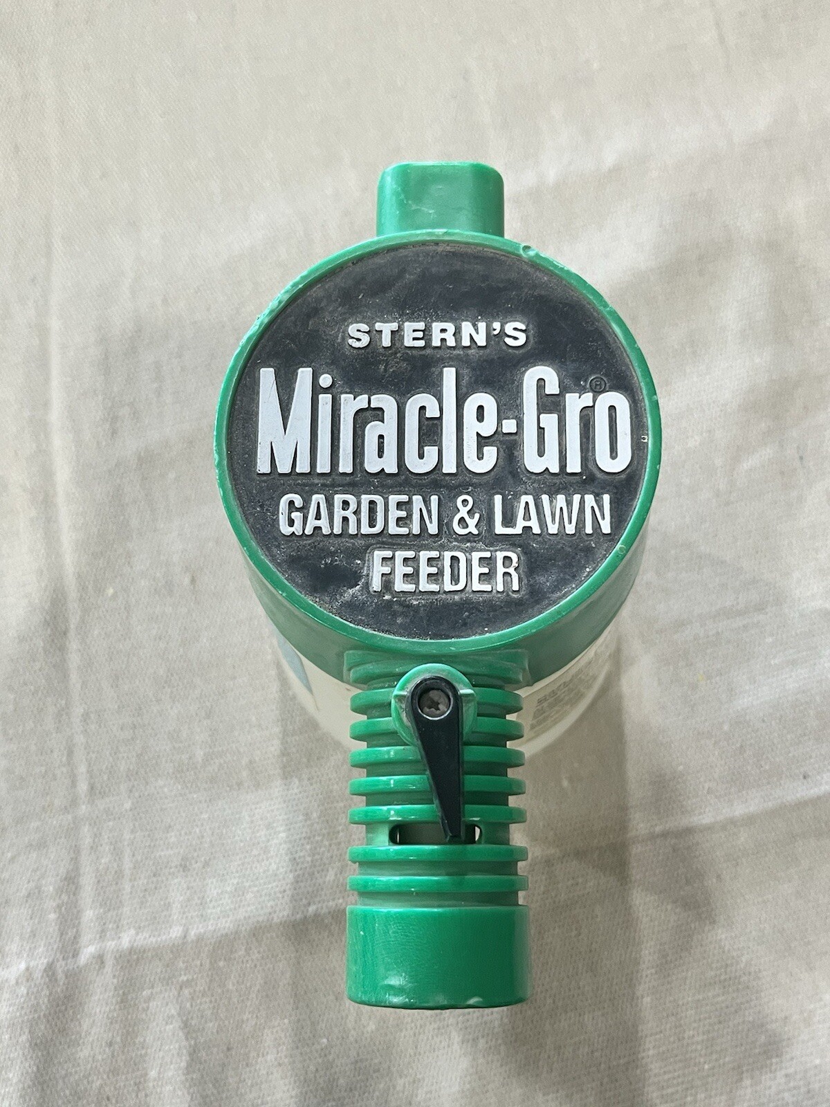 Stern’s Miracle-Gro Garden & Lawn Feeder vintage original design sprayer