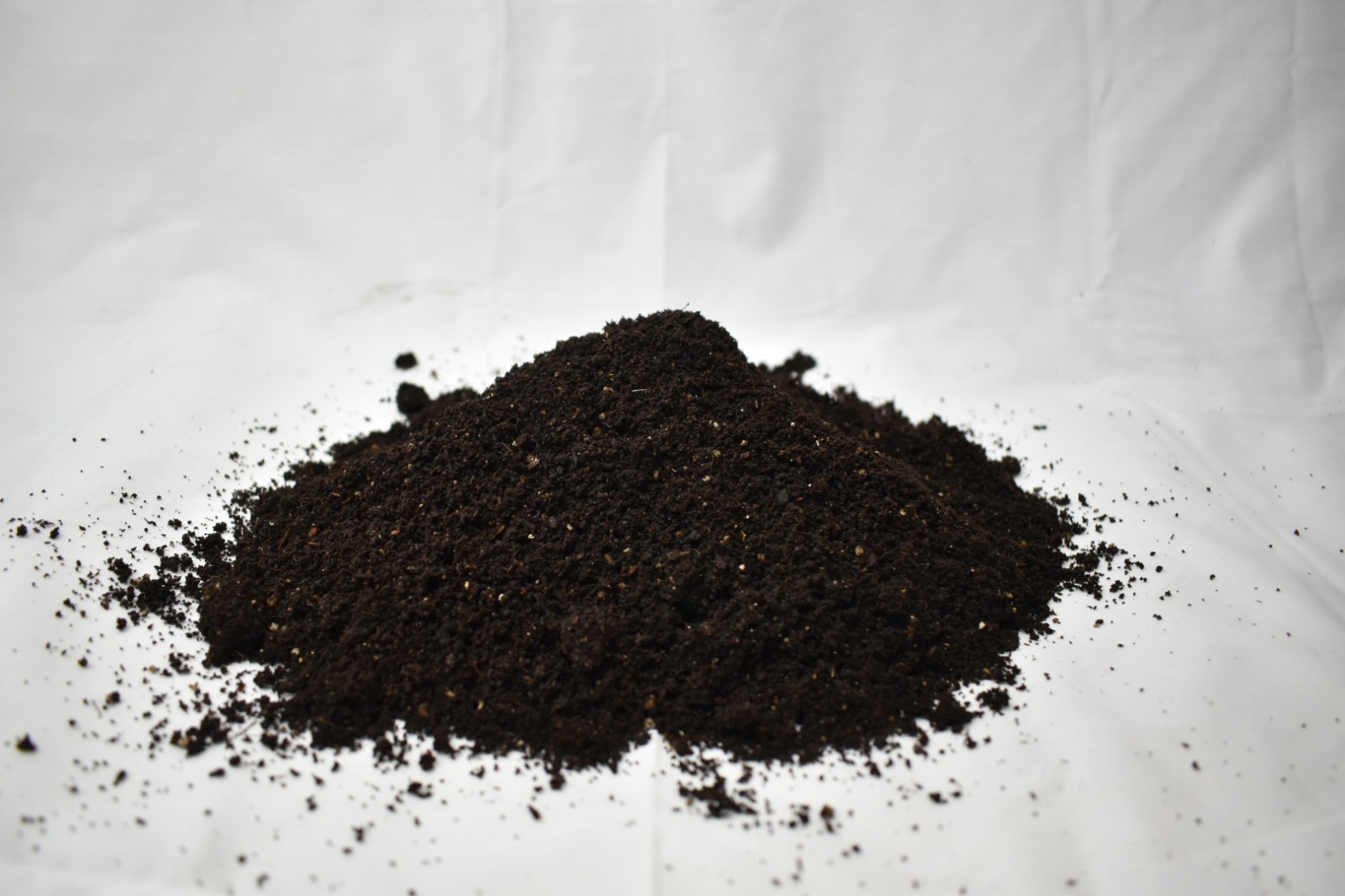 1 Gallon (4-5lbs) Organic Worm Castings Fertilizer – Living Soil – Free Shipping