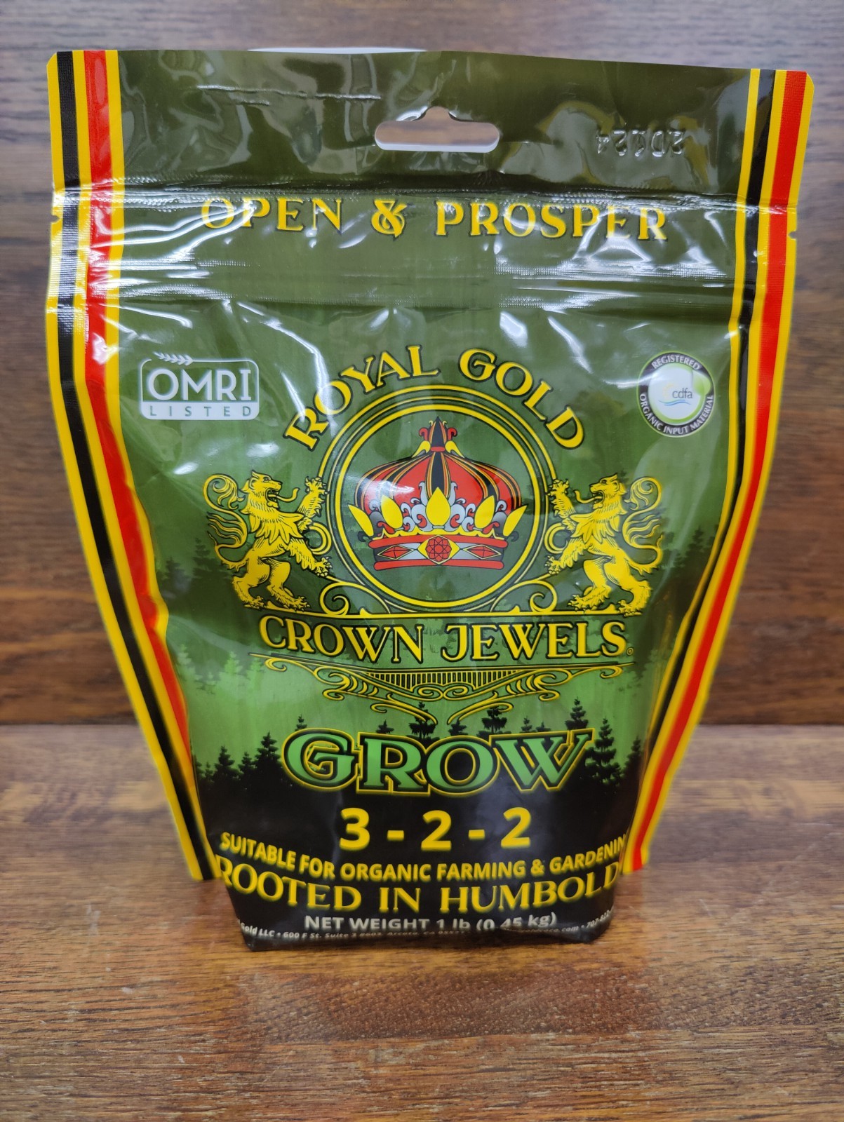 Royal Gold Crown Jewels Grow 3-2-2. 1lb (0.45kg) Organic fertilizer for garden.