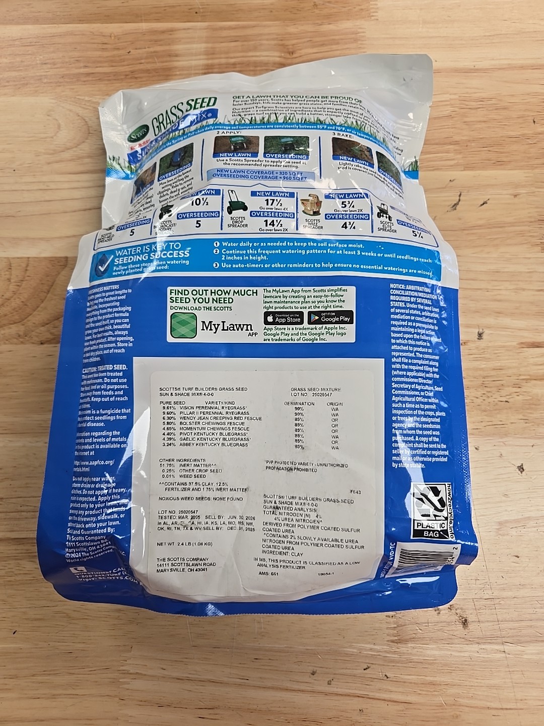 Scotts Turf Builder Grass Seed Sun Shade Mix 2.4lb Fertilizer Lawn Soil Improver