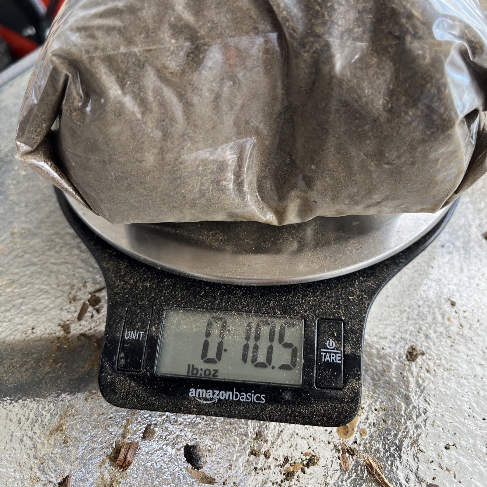10.5 OZ Pulverized Rabbit Manure. 100% Organic. Best Garden Fertilizer.