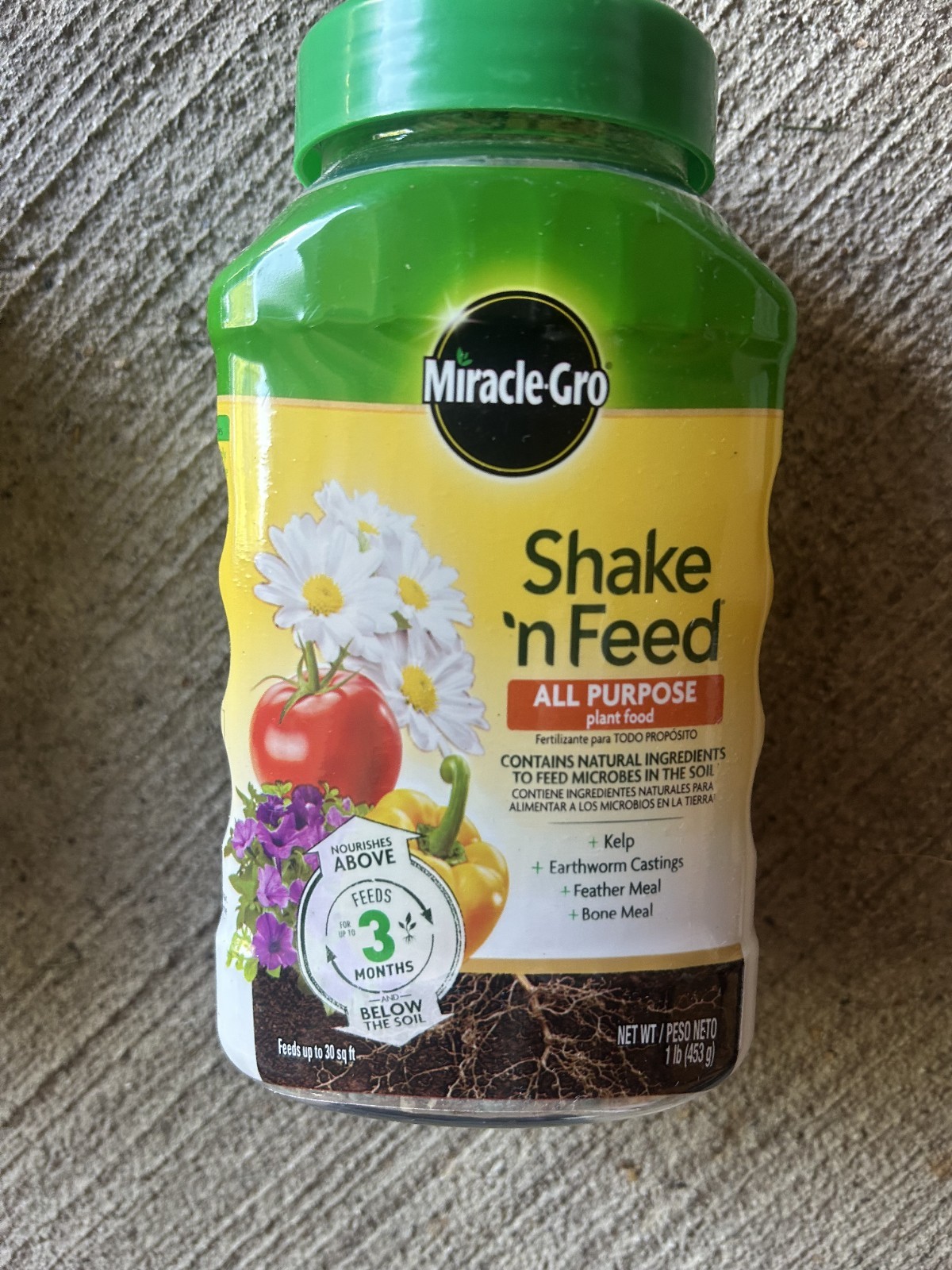 Miracle-Gro Shake ‘n Feed All Purpose Slow-Release Granules 1 lb, 3 Months