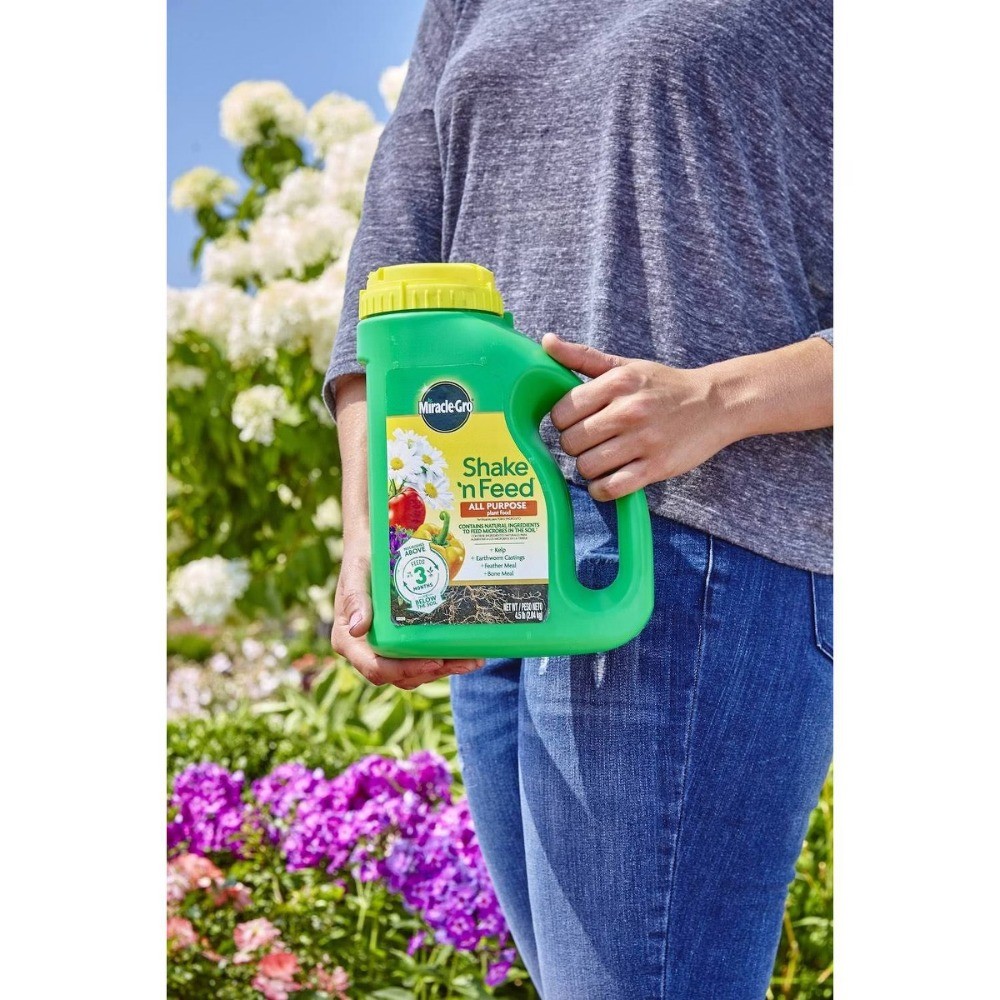 Miracle-Gro Shake ‘N Feed All Purpose Continuous Release Plant Food 4.5lb