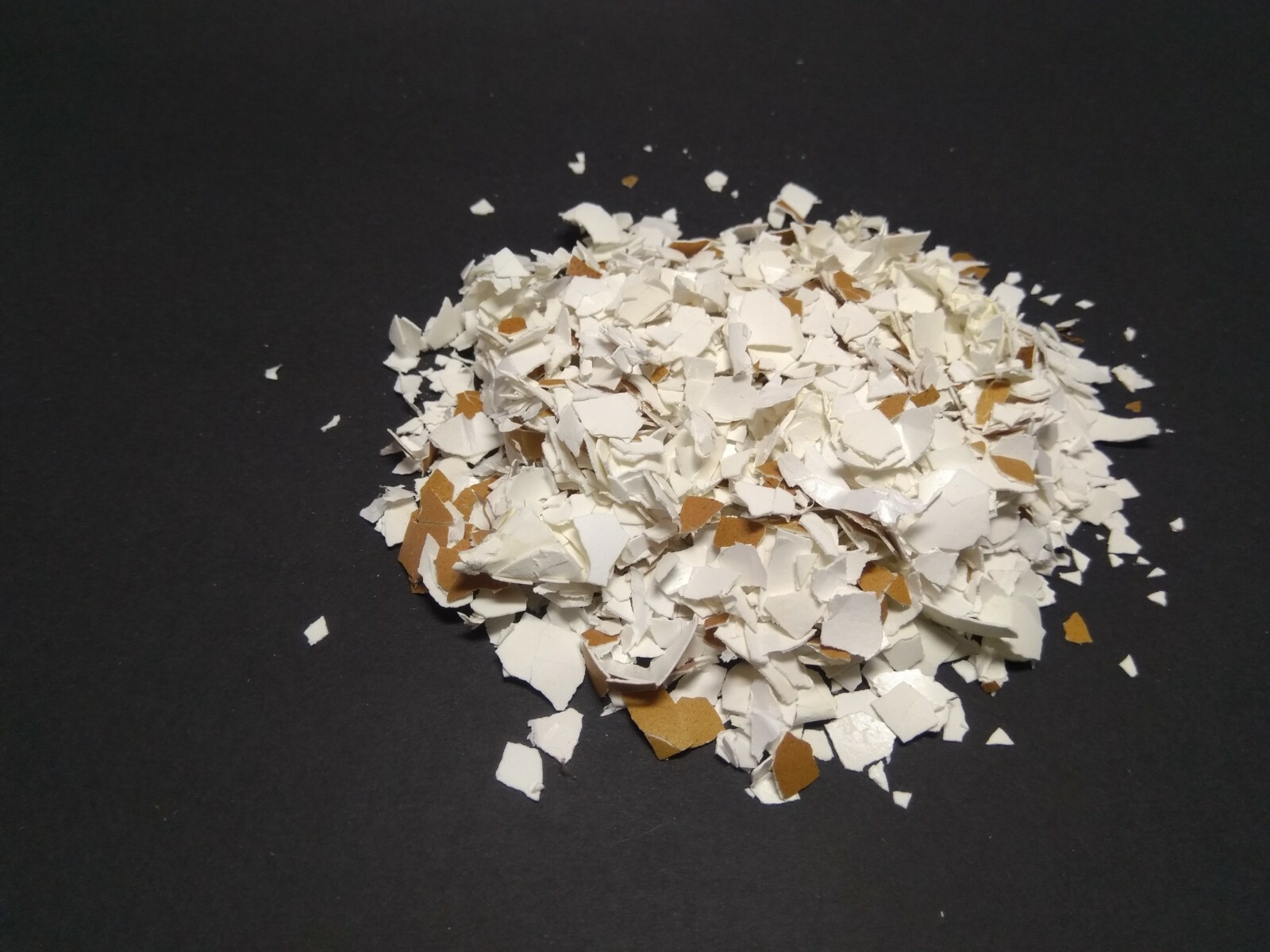 Crushed Eggshells 100% Organic Calcium Fertilizer & Calcium Supplement for Pets