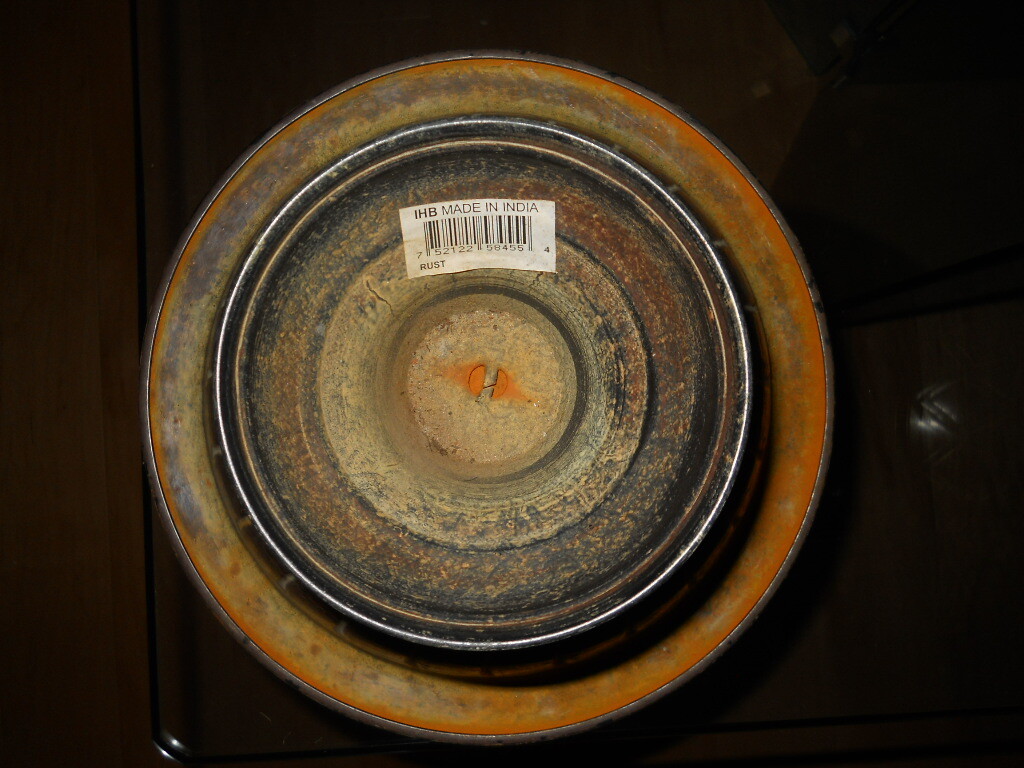 Set of 2 Decorative Rust tone Planter Pots with Pedestals