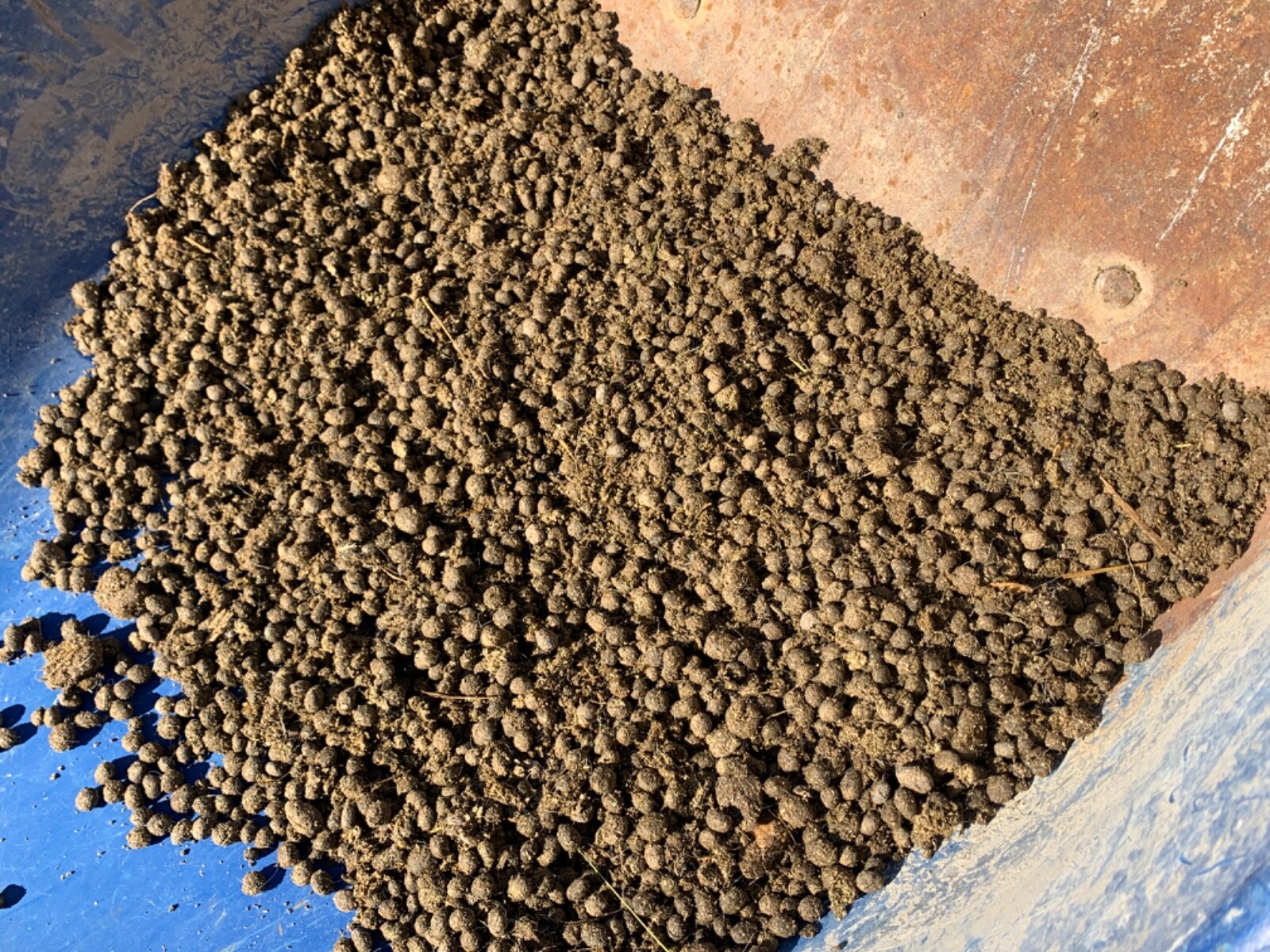 Organic Rabbit Manure Fertilizer – 3lbs. – Supports the Happy Rabbit Sanctuary