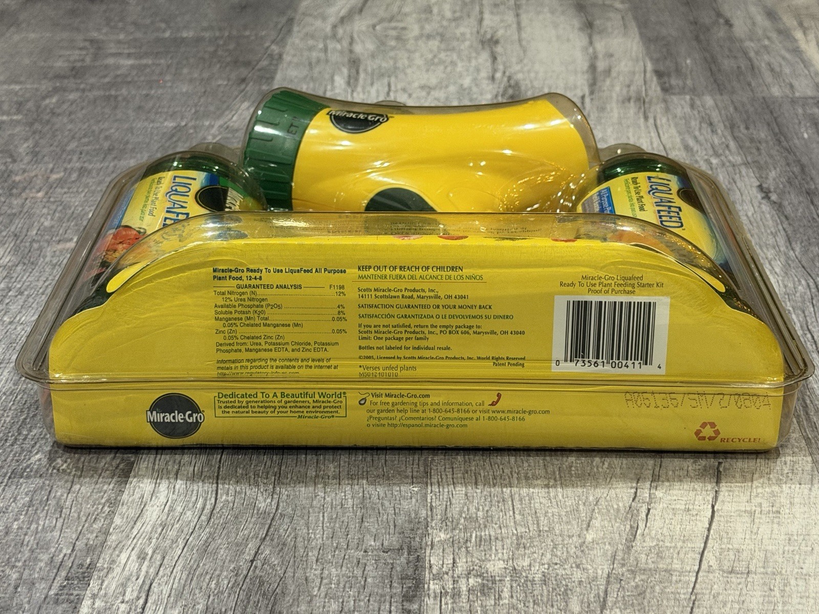 Miracle-Gro LiquaFeed Starter Kit W/ Garden Feeder & (2) 16 oz. Refills 2006-NEW