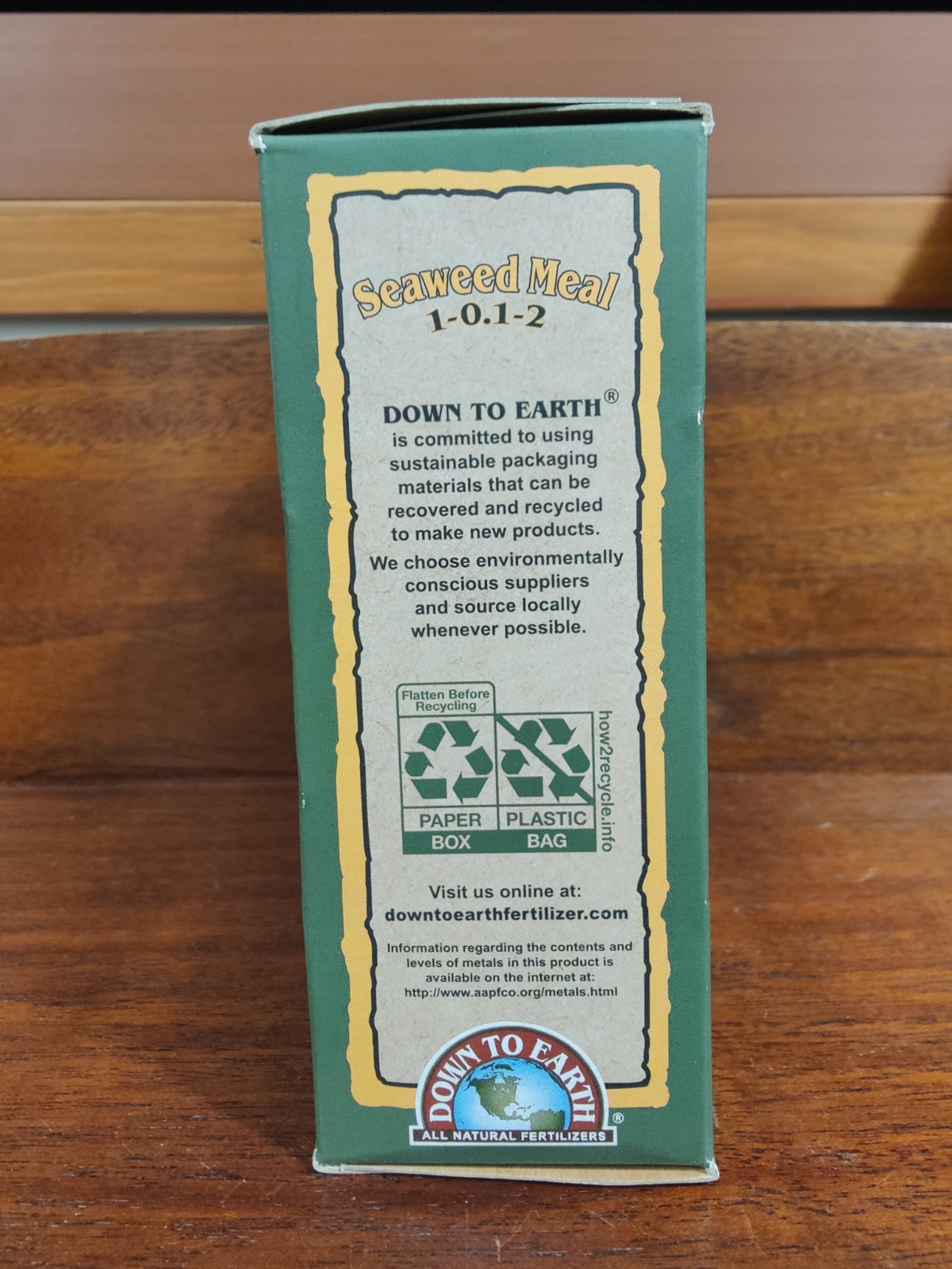 Down To Earth Seaweed Meal Organic Fertilizer. 1-0.1-2 8oz (.23kg). Small Box