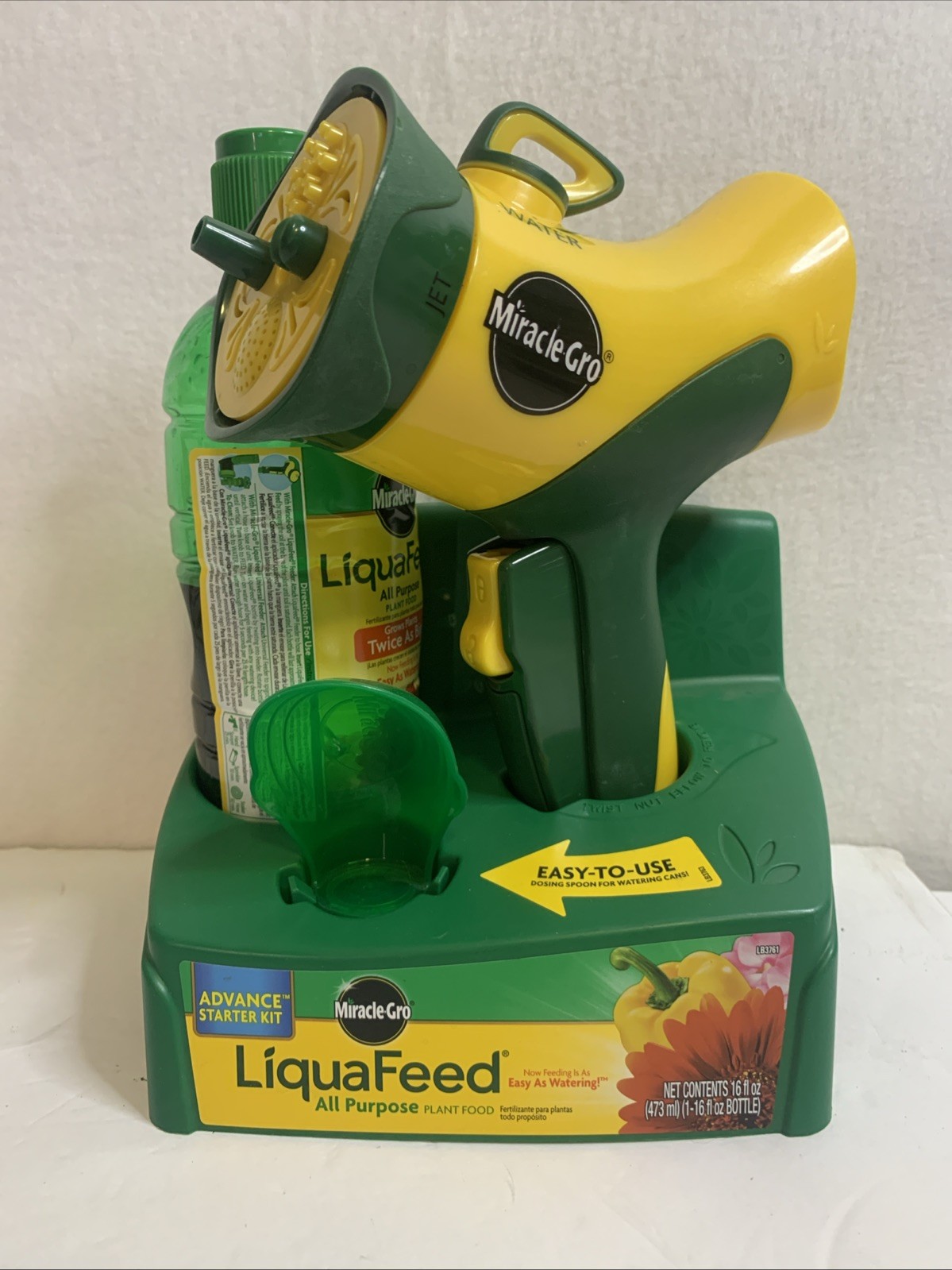 Miracle-Gro LiquaFeed All Purpose Plant Food Advance Starter Kit Sprayer Feeder