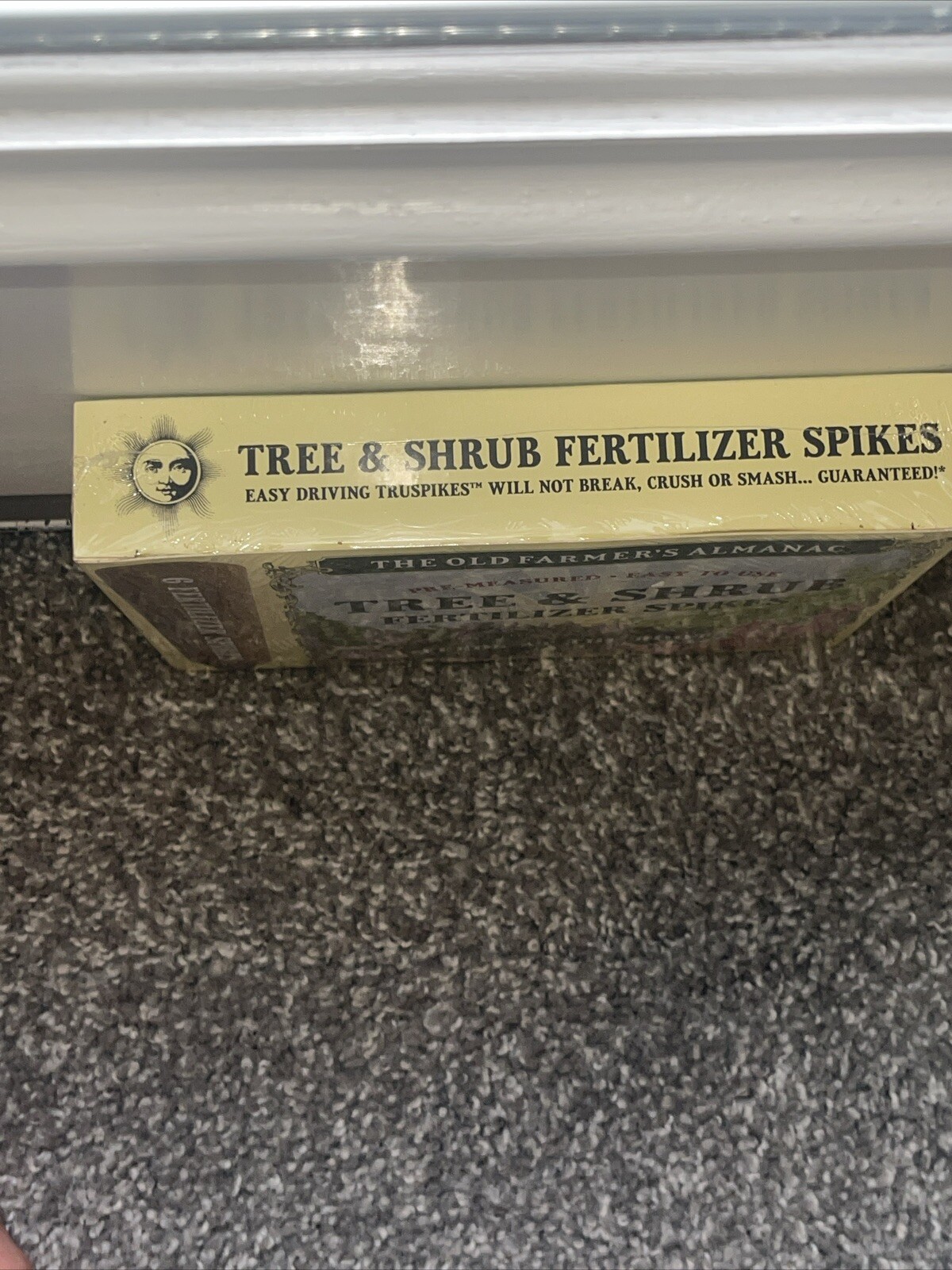 The Old Farmer’s Almanac Tree And Shrub Fertilizer Spikes New Feeds At The Roots
