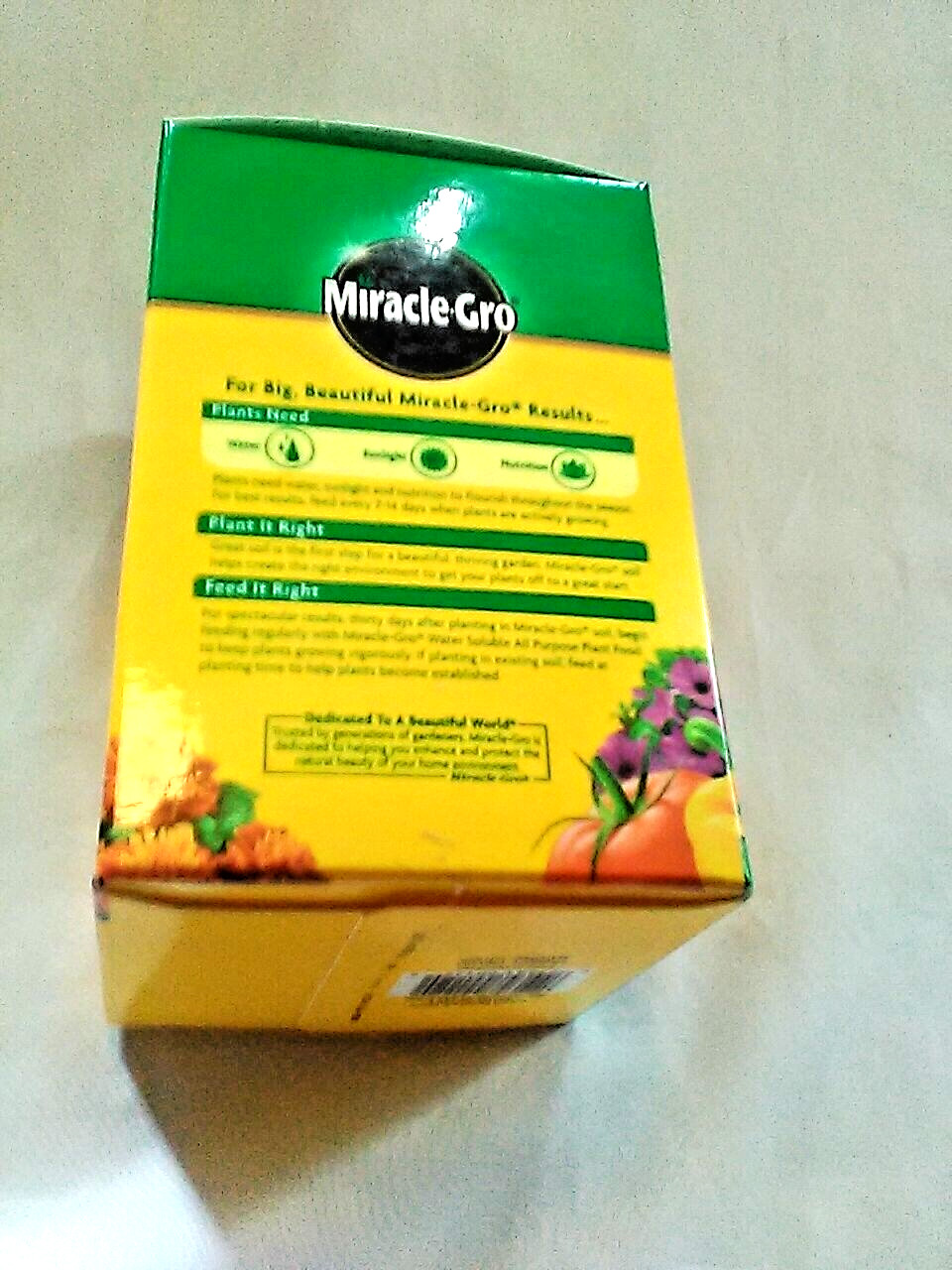 Miracle-Gro All Purpose Plant Food 1.5 lb + 2 pkgs.Miracle-Gro Mini Plant Labels