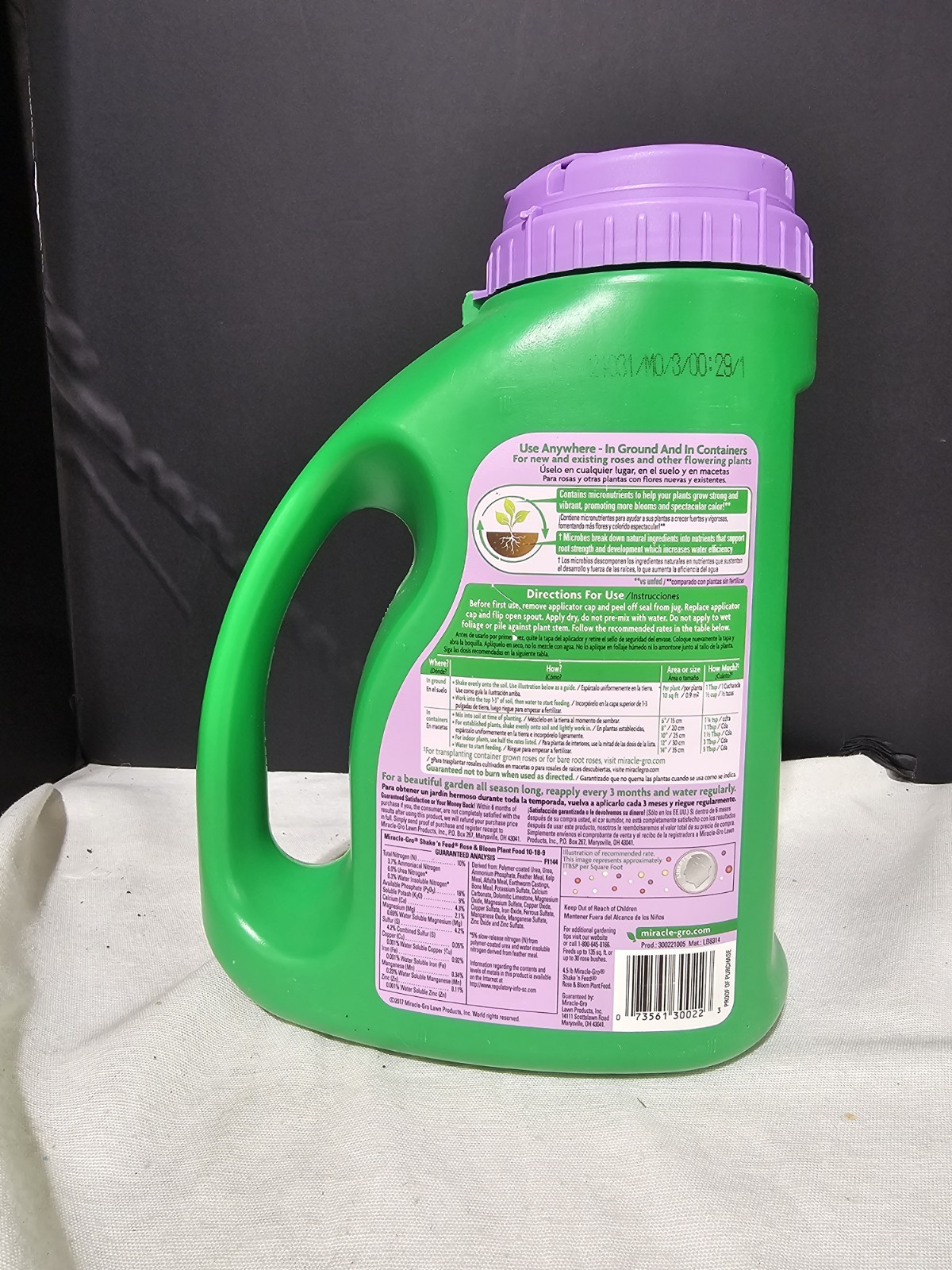 Miracle-Gro Shake ‘N Feed Rose & Bloom Plant Food 4.5 lb Bone Meal Feather Kelp