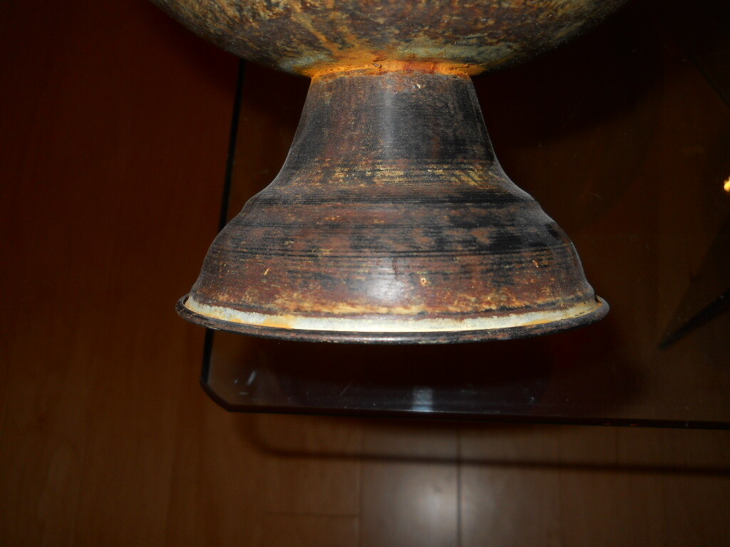 Set of 2 Decorative Rust tone Planter Pots with Pedestals