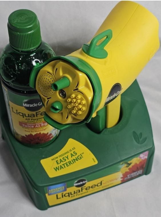 Miracle-Gro Liquafeed All Purpose Plant Food Advance Starter Kit, for Flowers, V