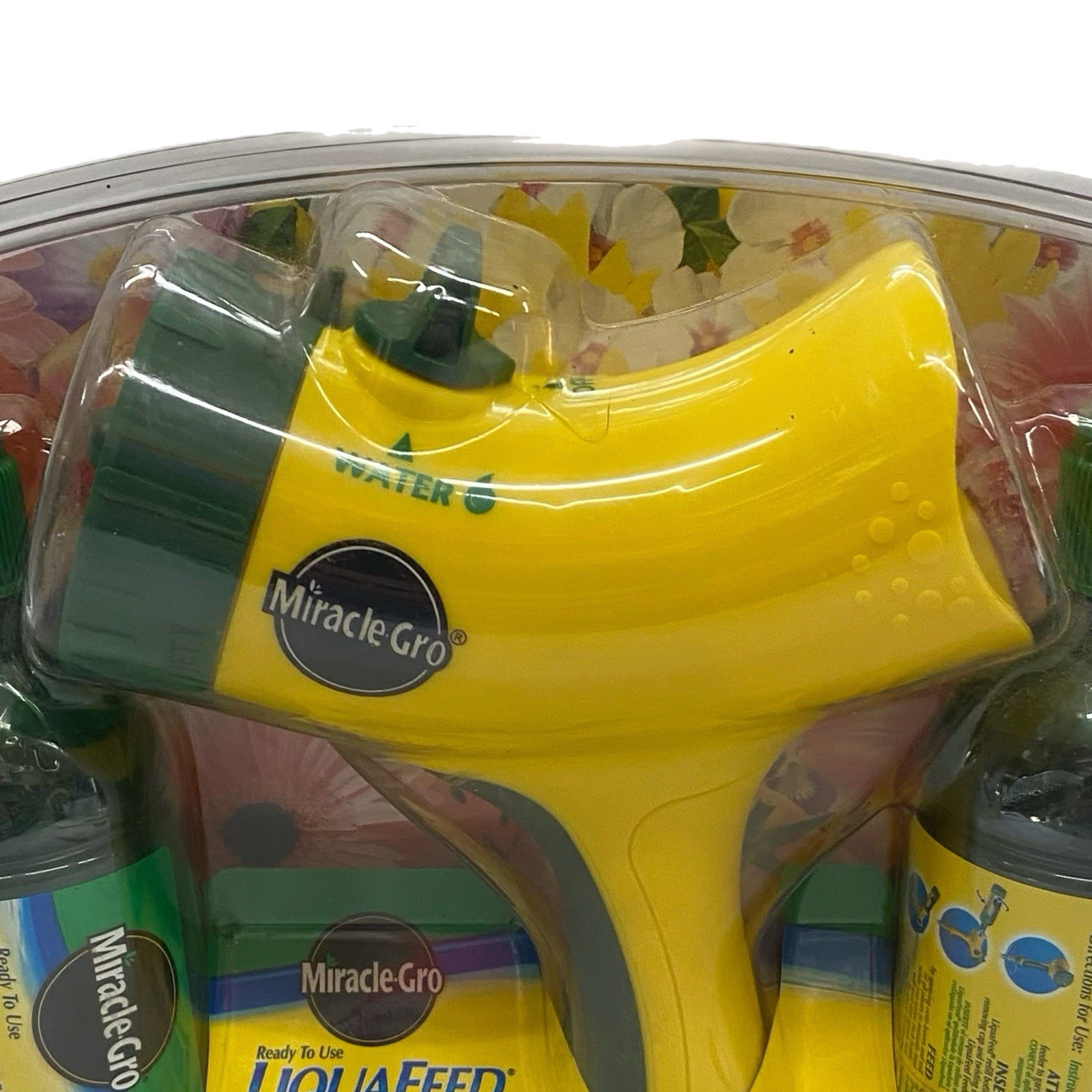 Miracle-Gro LiquaFeed Starter Kit W/ Garden Feeder & (2) 16 oz. Refill Bottles