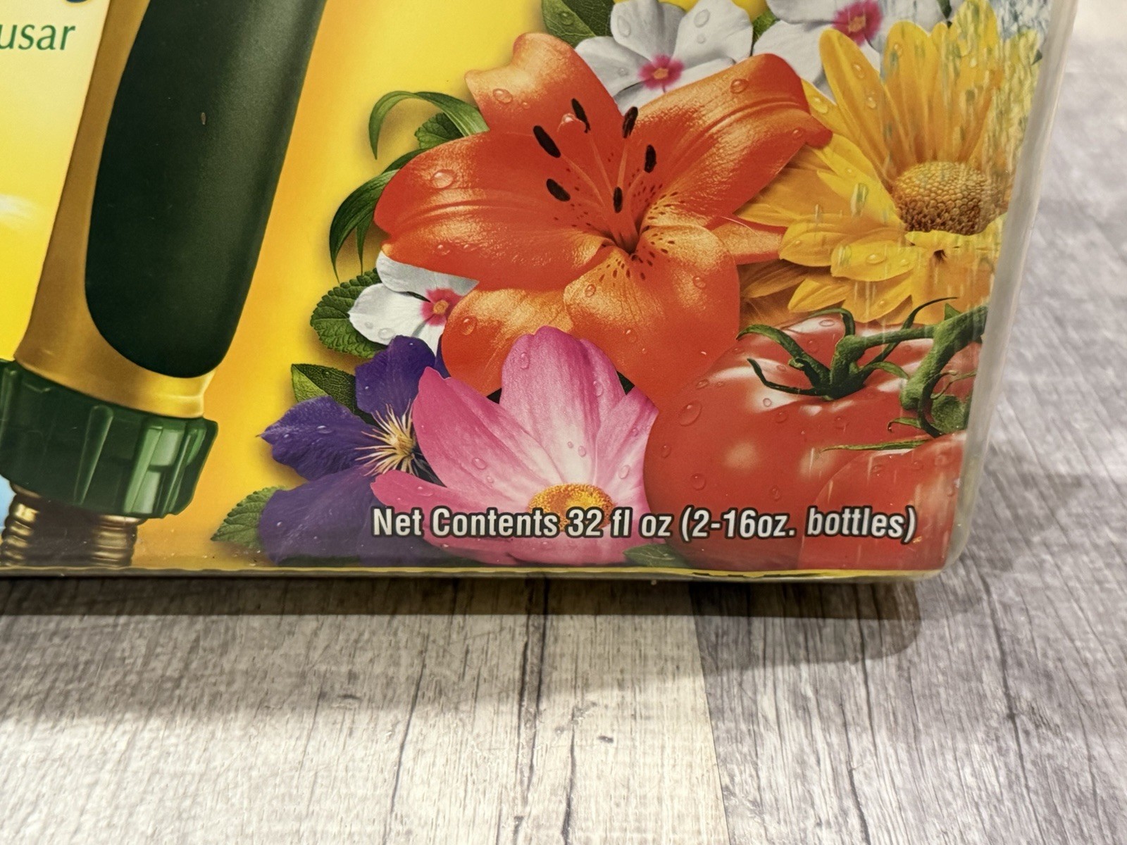 Miracle-Gro LiquaFeed Starter Kit W/ Garden Feeder & (2) 16 oz. Refills 2006-NEW