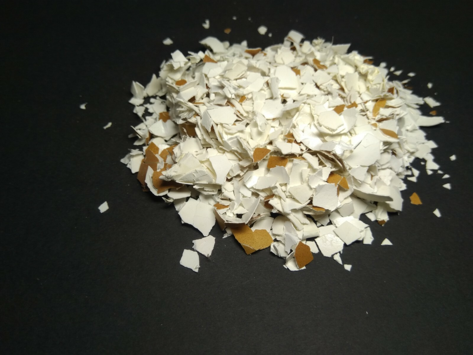 Crushed Eggshells 100% Organic Calcium Fertilizer & Calcium Supplement for Pets
