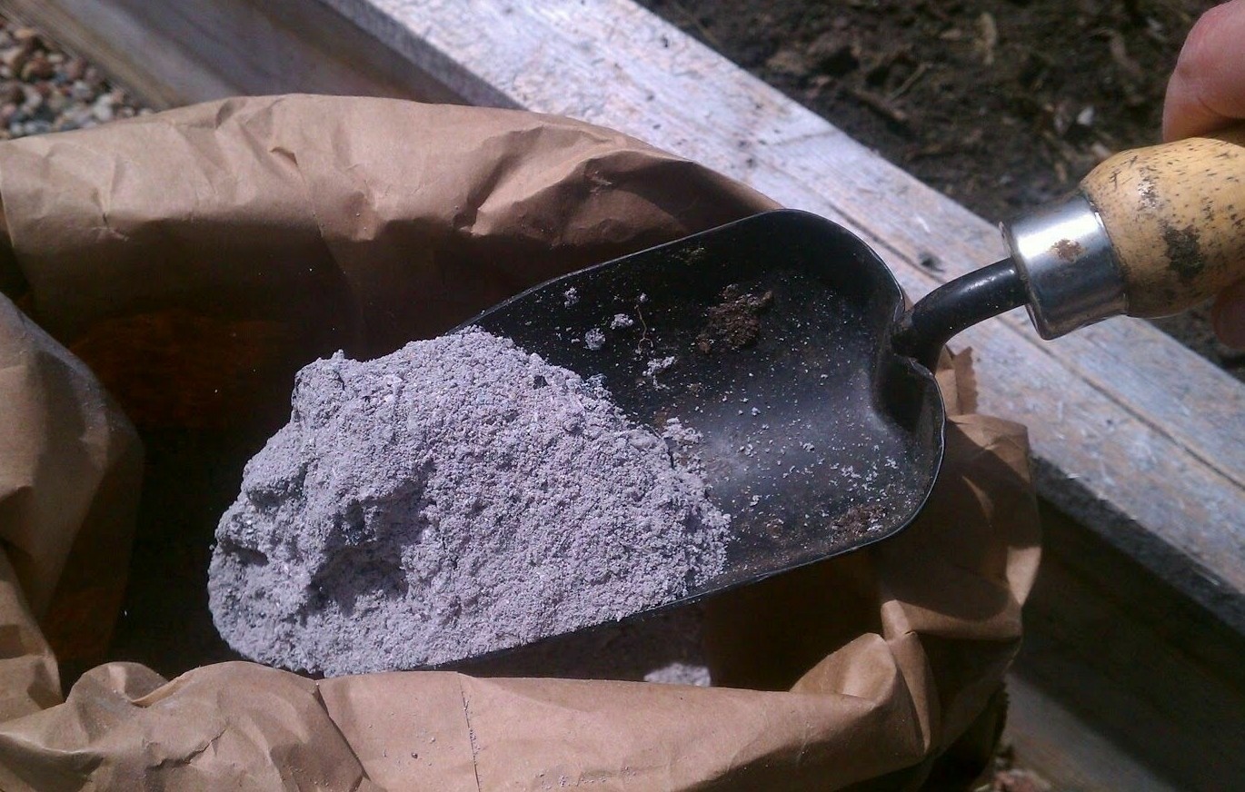 80 oz Pure Hard Wood Ash Gardening Compost Fertilizer Pottery Soap USA Product