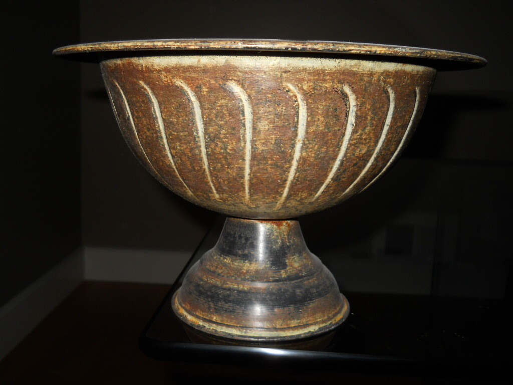 Set of 2 Decorative Rust tone Planter Pots with Pedestals