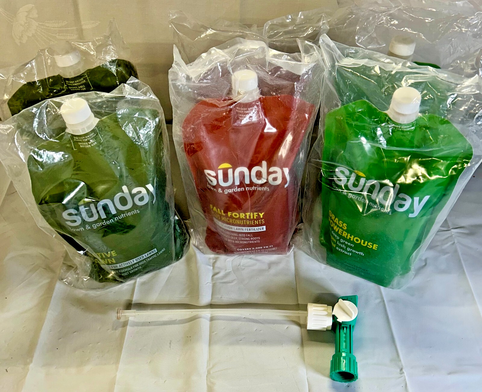 People And Pet Friendly Liquid Lawn Fertilizer Sunday Lawn And Garden 6 Pouches
