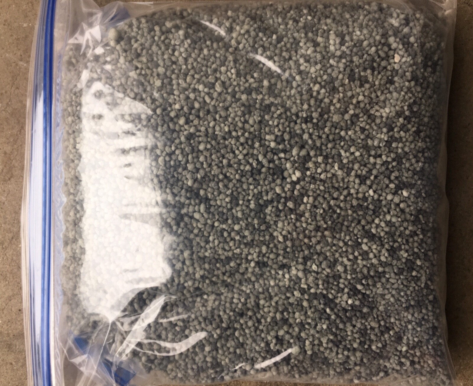 BEST Turf Supreme 16-6-8 fertilizer 12 pounds
