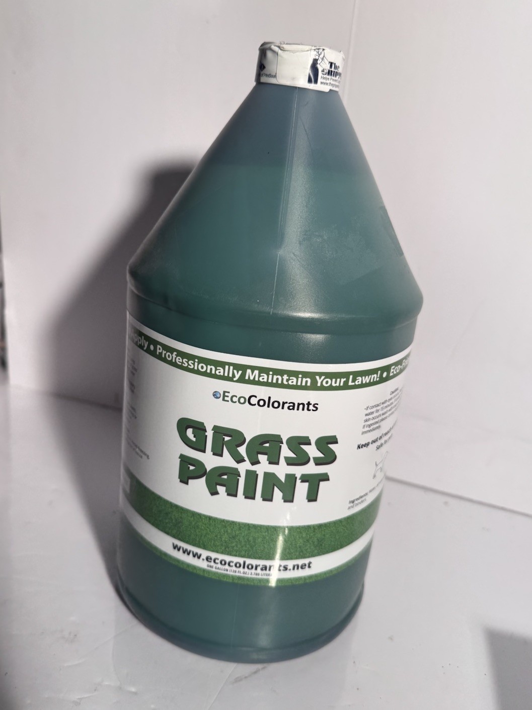 GREEN GRASS DYE LAWN PAINT. ONE GALLON FREE SHIPPING-GREAT PRODUCT!