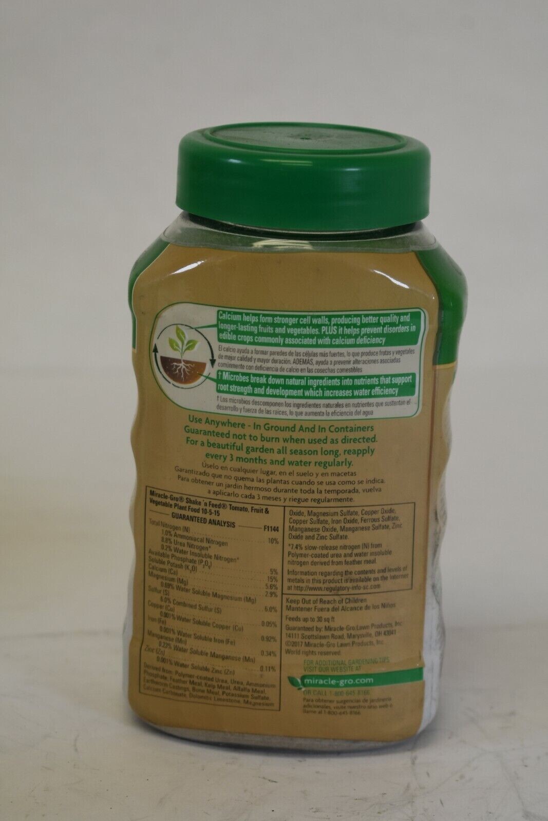 6 Miracle-Gro Shake ‘N Feed Tomato, Fruits and Vegetables Fertilizer/Plant Food