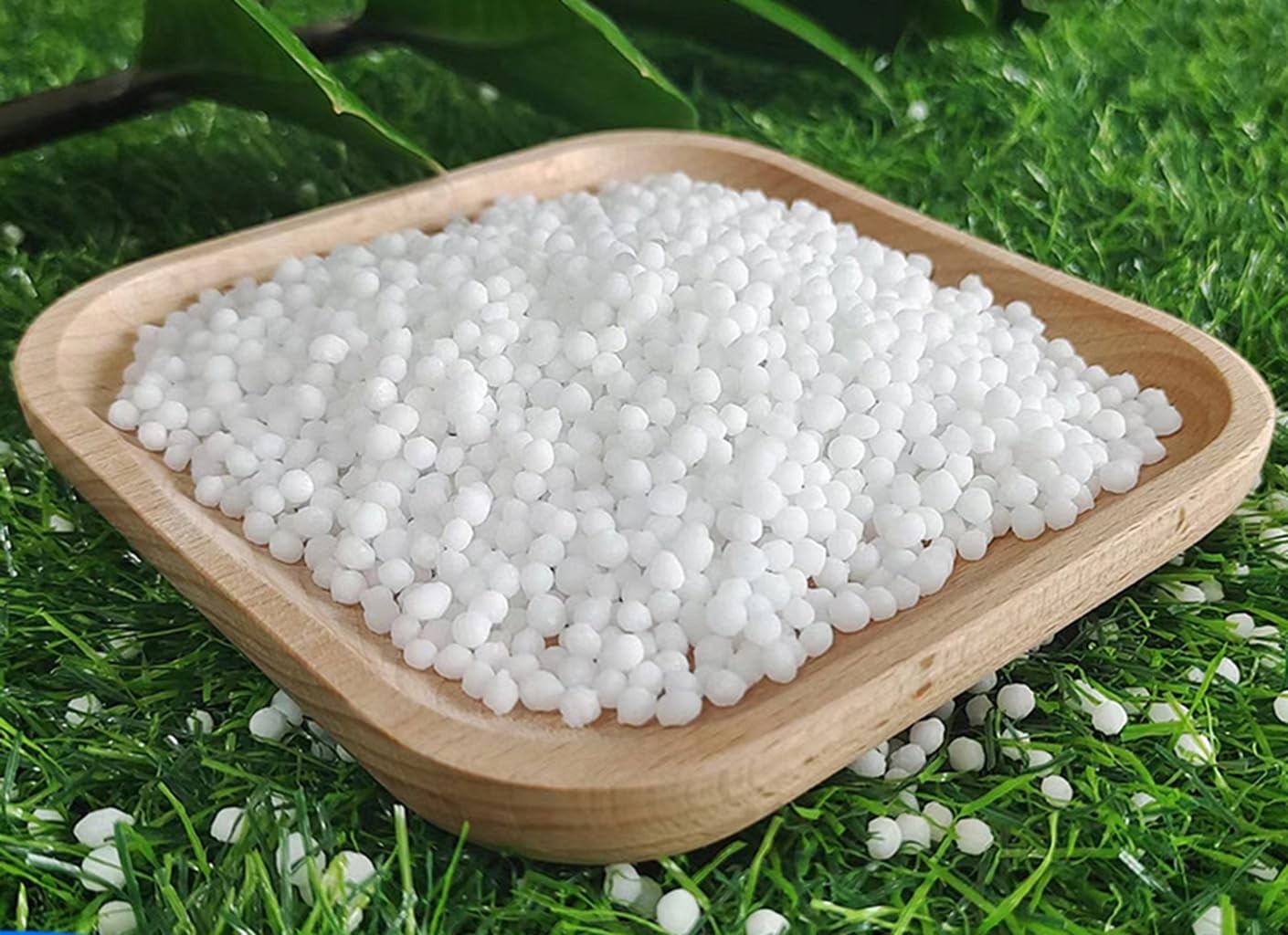 Urea Fertilizer 46.0% Minimum Nitrogen Commercial Grade 99+% Purity Plant Foo…