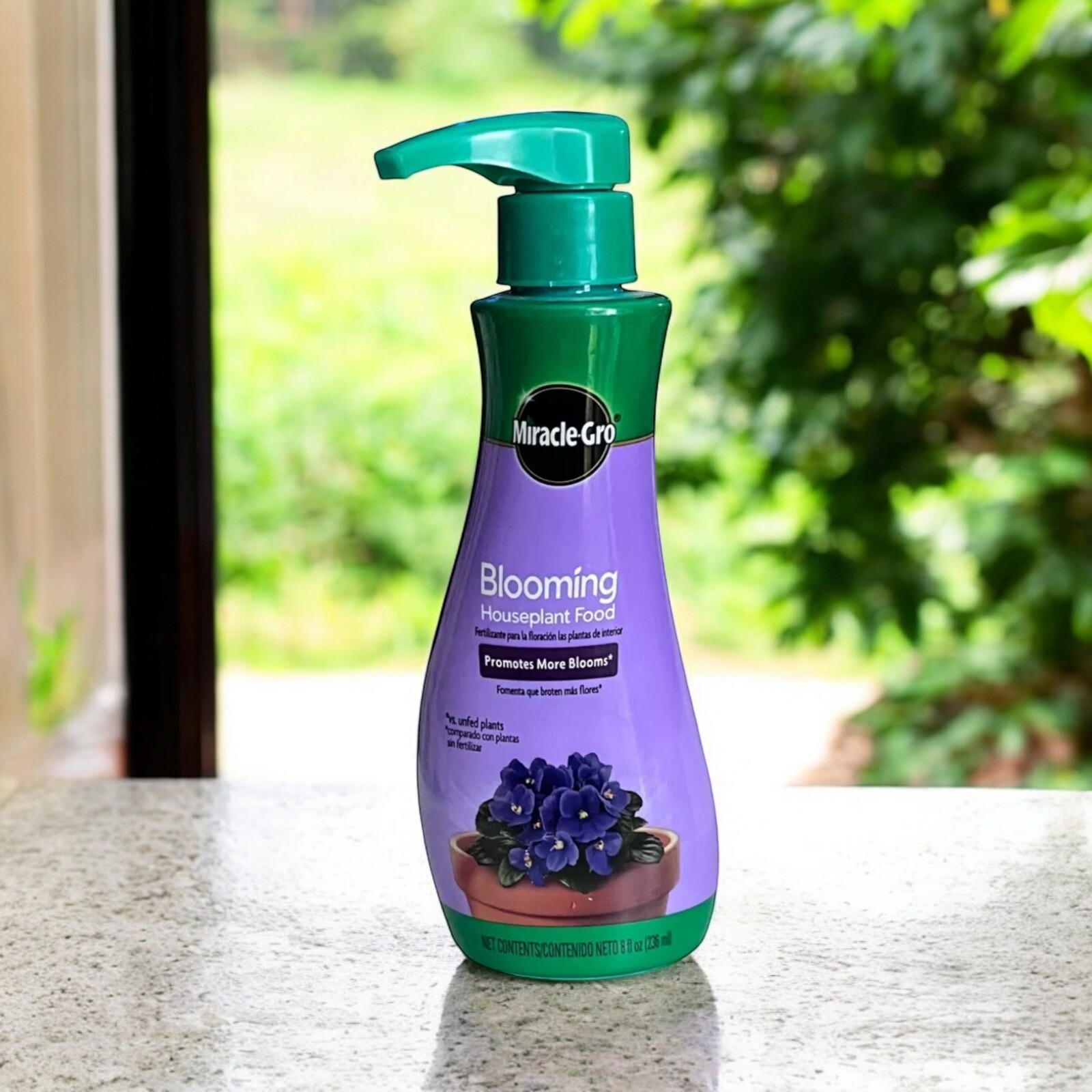 Miracle-Gro Blooming Houseplant Food For All Flowering Plants 8 oz