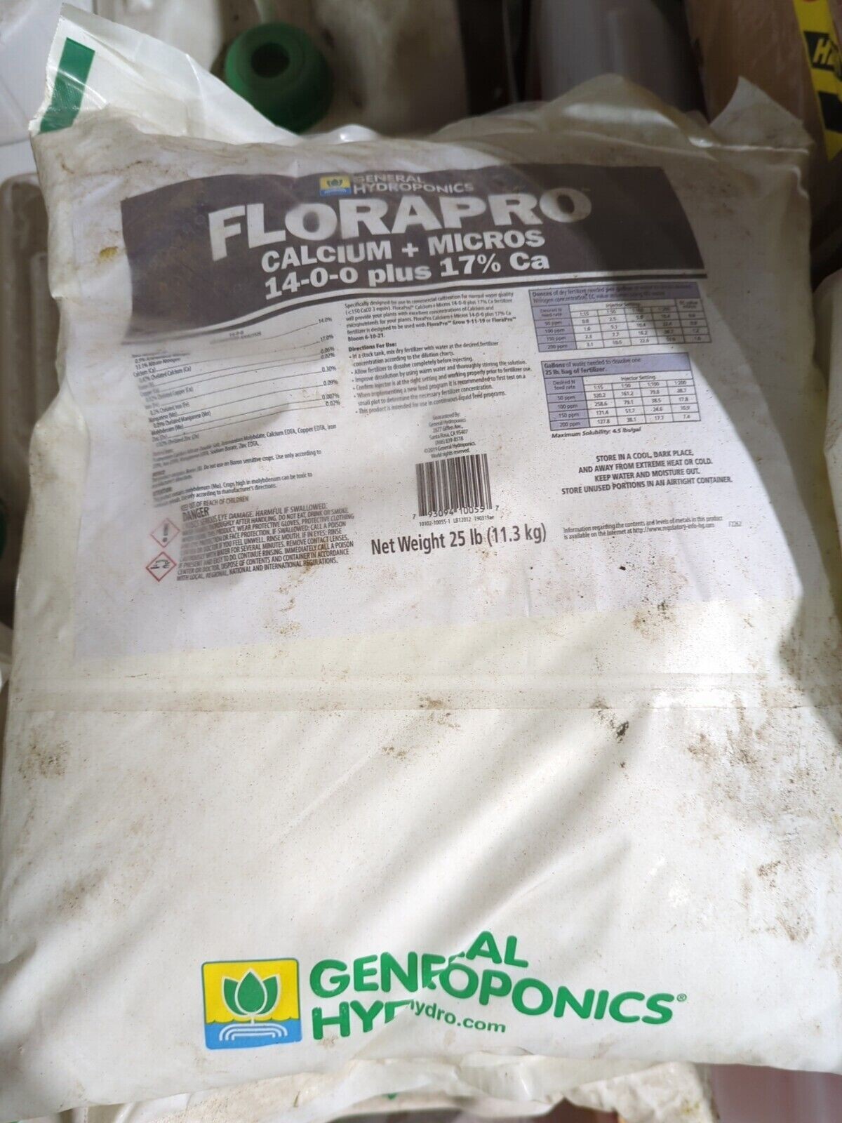 General Hydroponics FloraPro Bloom / 25 LB (BAG) a little clumpy but mixes well
