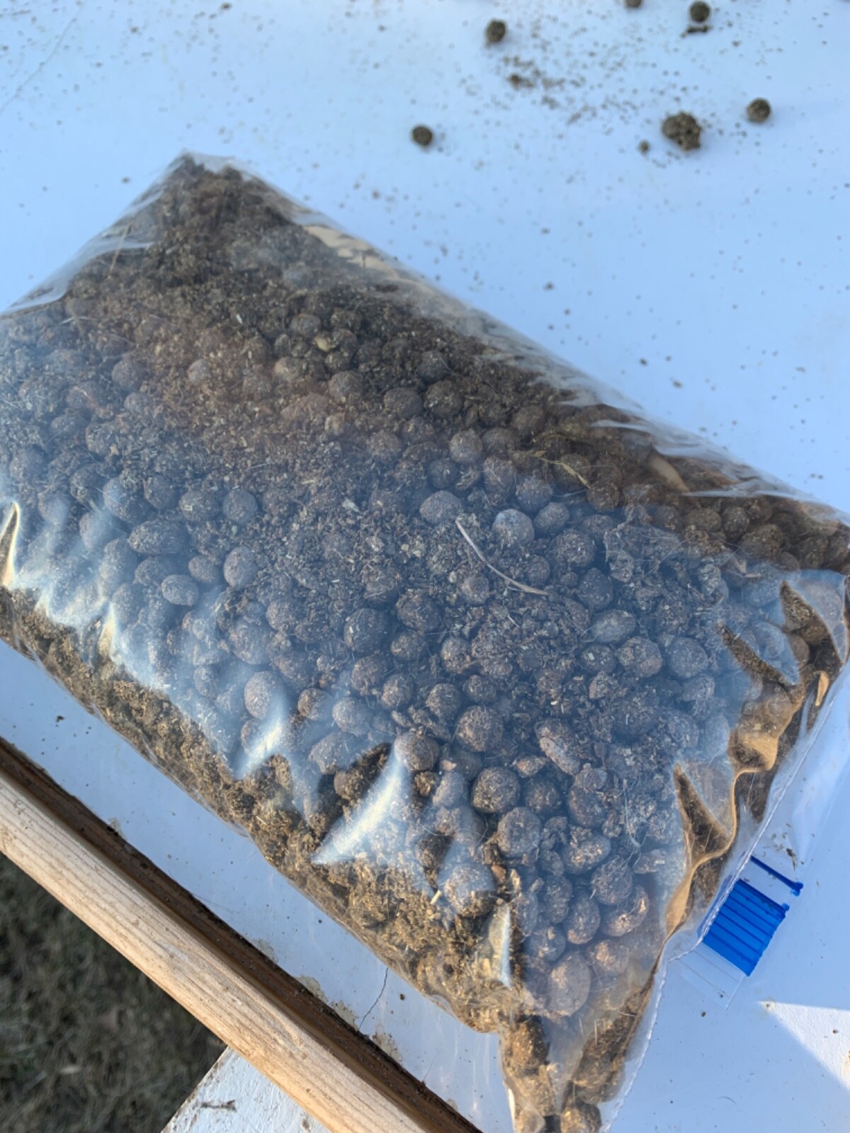 Organic Rabbit Manure Fertilizer – 3lbs. – Supports the Happy Rabbit Sanctuary