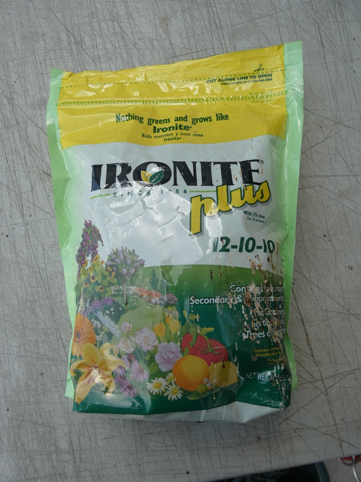 IRONITE PLUS 12-10-10 FERTIIZER 3 POUNDS PLANT FOOD