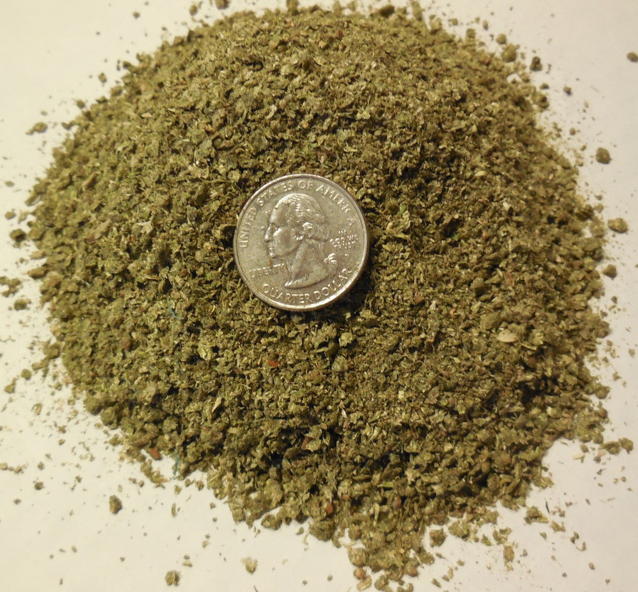 Alfalfa Meal 4 Lbs, Great for Vegetable Gardens, Roses, House & Container Plants