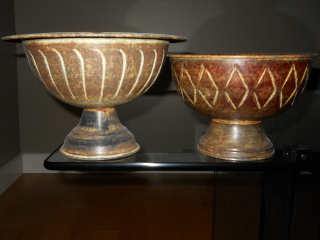 Set of 2 Decorative Rust tone Planter Pots with Pedestals