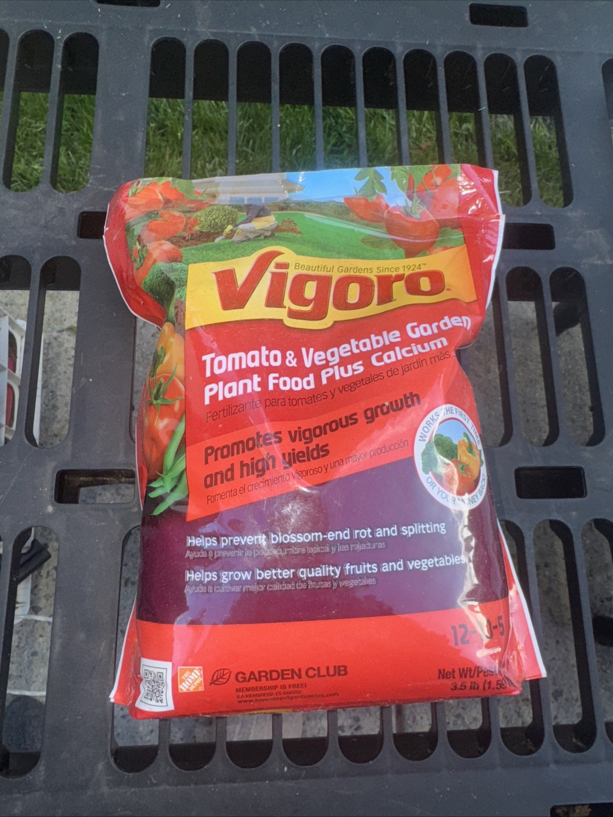 3.5 Lb. All Season Tomato and Vegetable Garden Plant Food plus Calcium (12-10-5)
