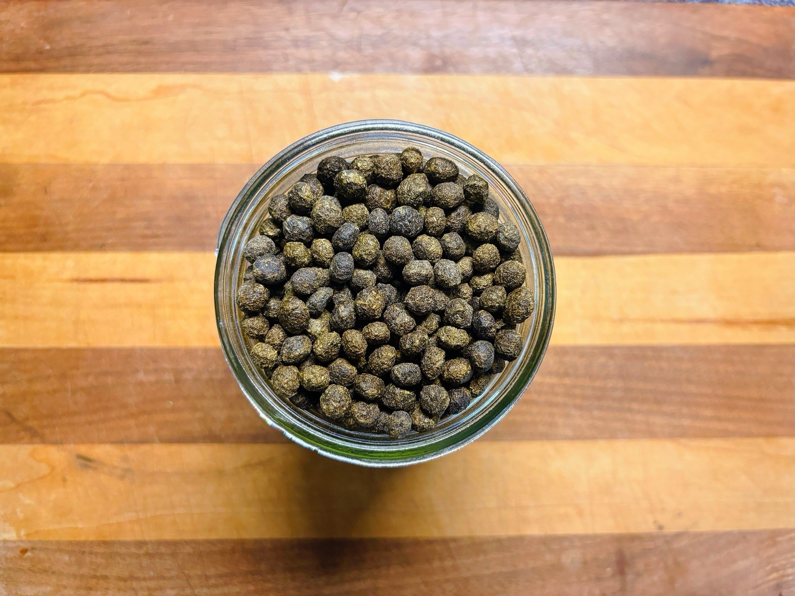 Organic Dried Rabbit Manure Fertilizer, Vacuum Sealed Quart Jar