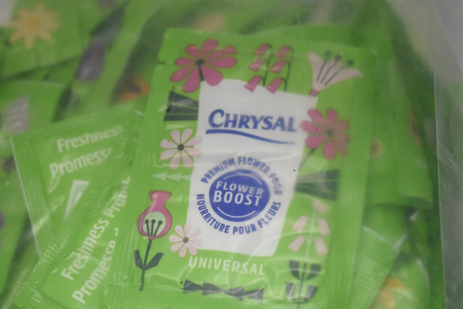 Chrysal Universal Flower Food Fertilizer 5g Sachets 200 Count Bag Cut Flowers