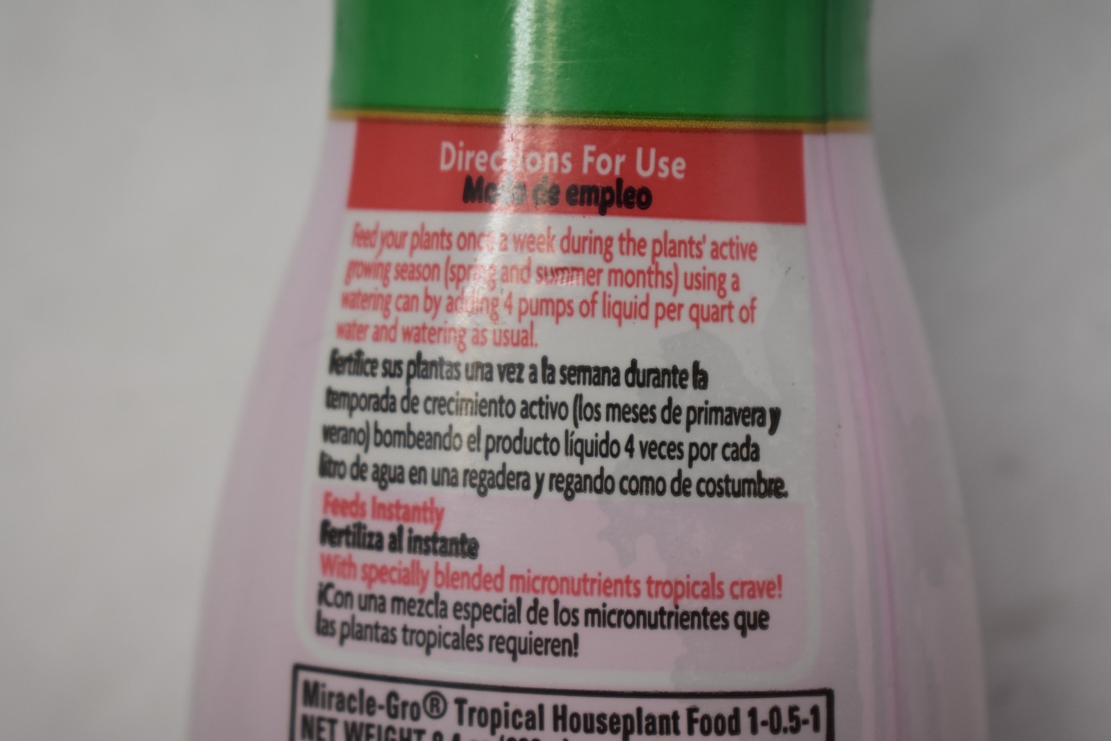 Miracle-Gro Tropical Houseplant Food Liquid Fertilizer Promotes Lush Foliage 8oz
