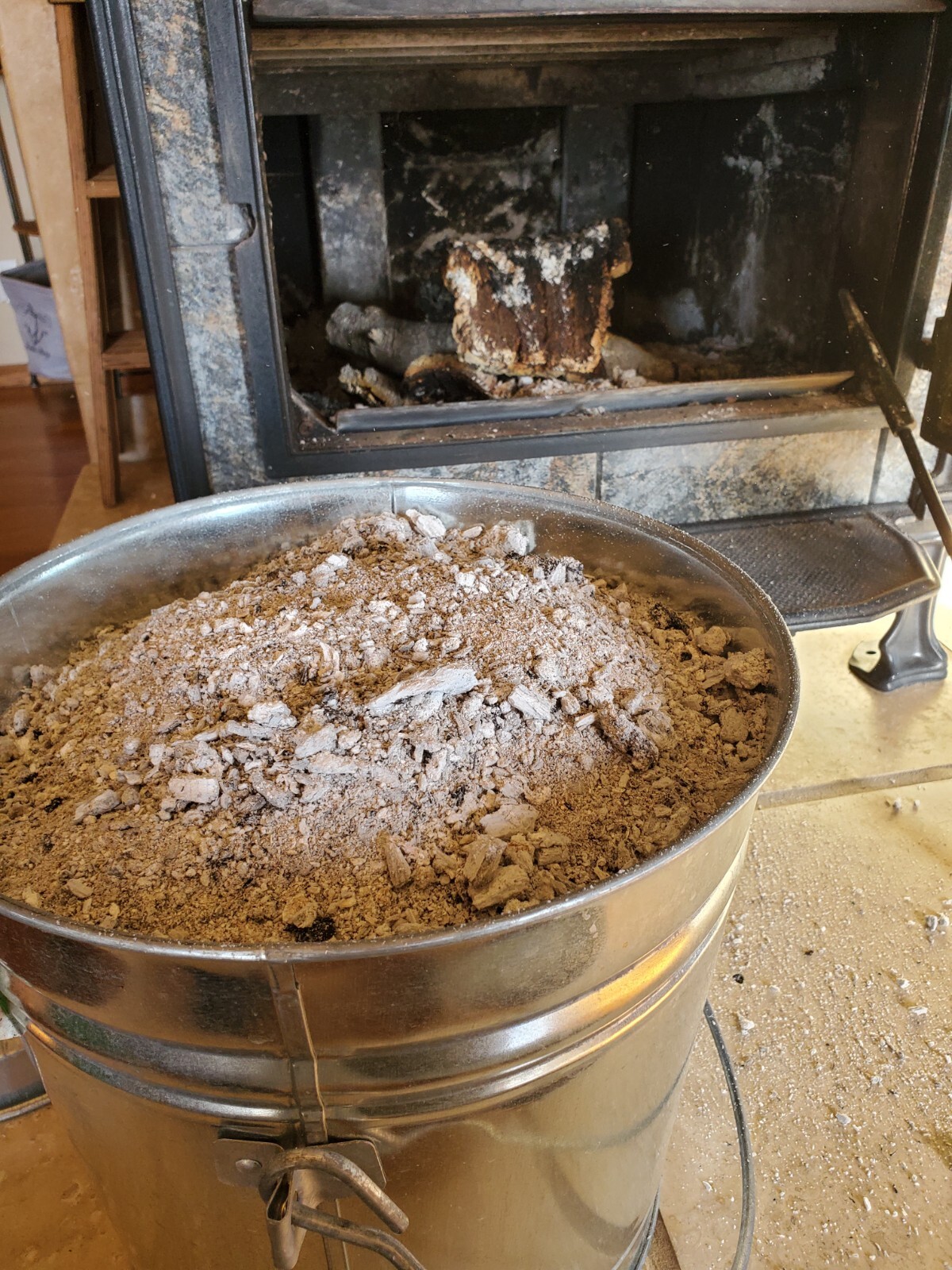 100% Pure Hard Wood Ash 8oz (not sifted)