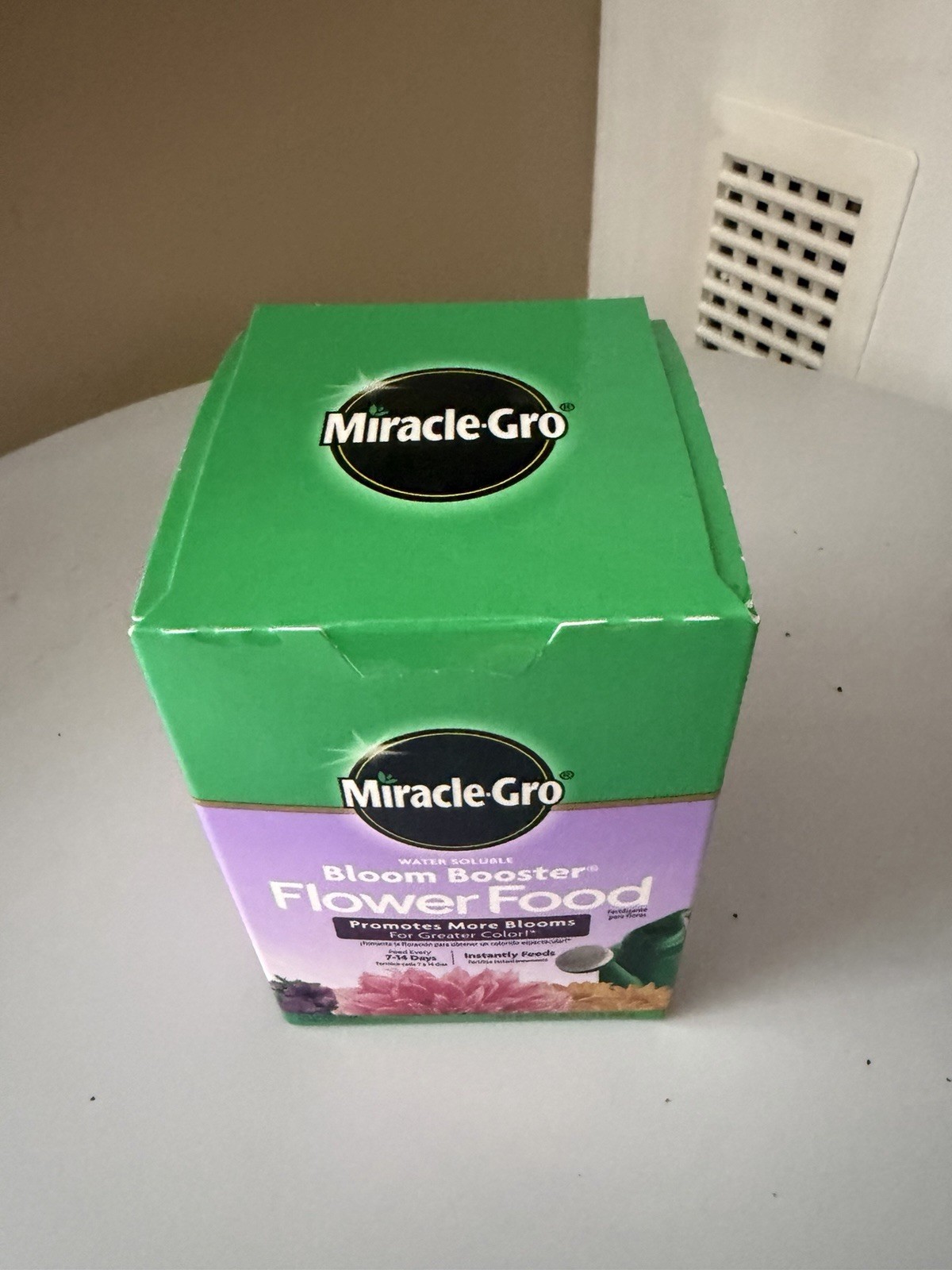 Miracle-Gro Water Soluble Bloom Booster Flower Fertilizer 1.5 lb