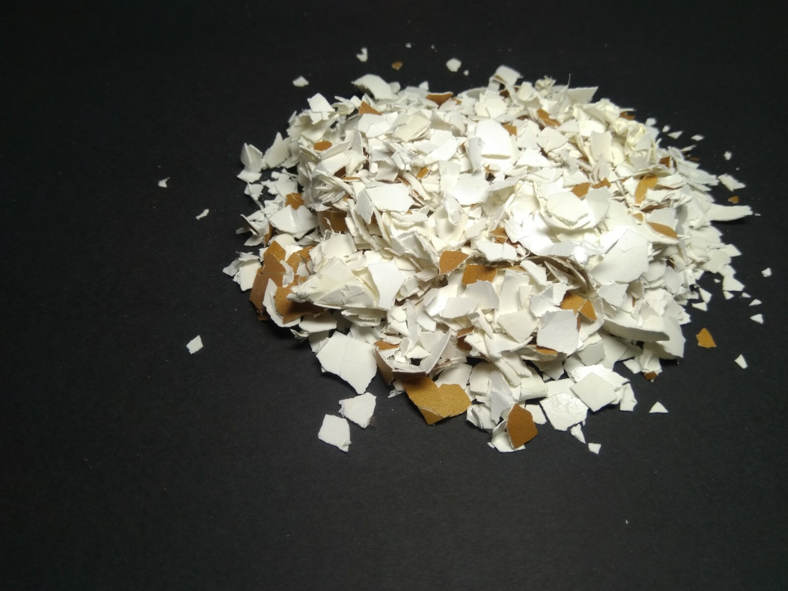Crushed Eggshells 100% Organic Calcium Fertilizer & Calcium Supplement for Pets