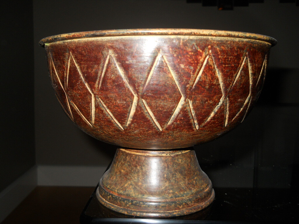 Set of 2 Decorative Rust tone Planter Pots with Pedestals
