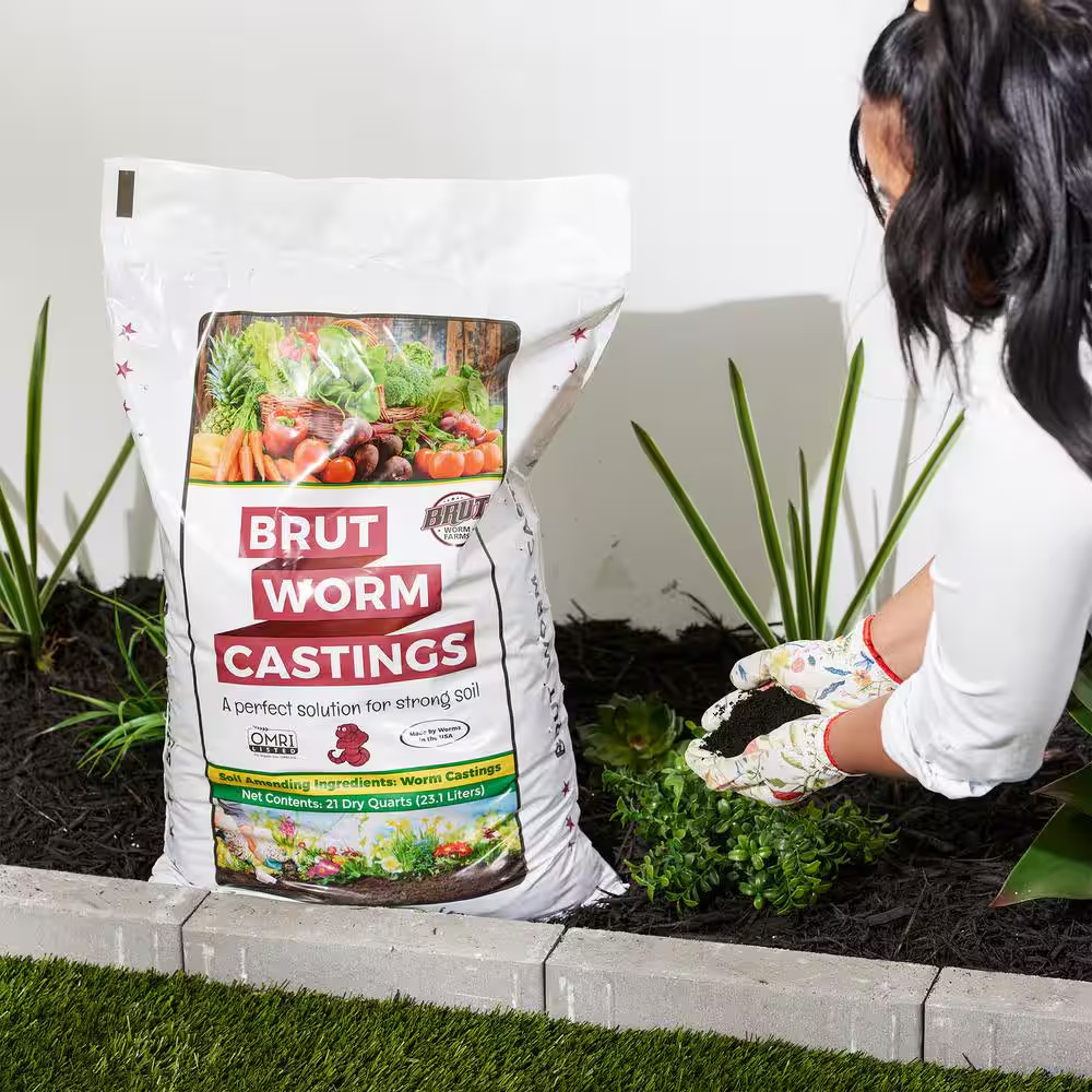Organic Worm Castings Soil Builder, 30 Pound Bag (10-Pack)