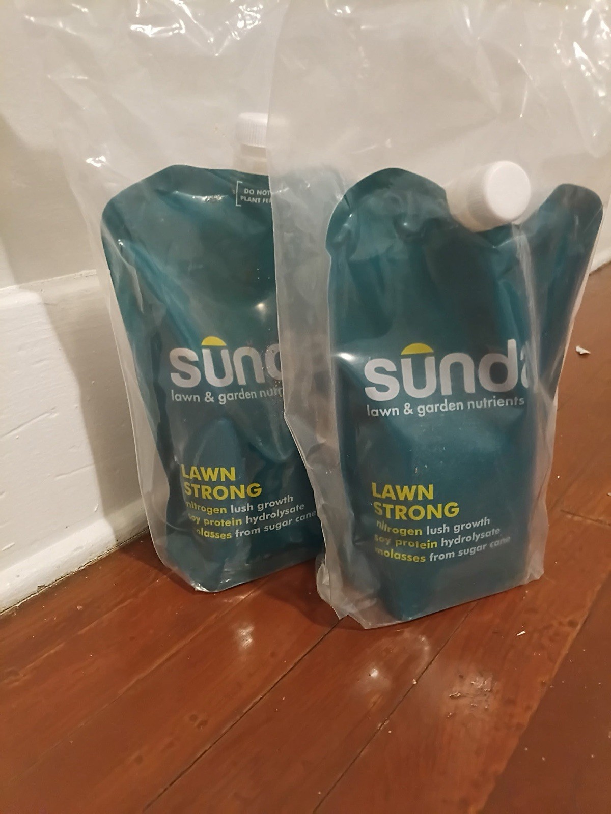 Sunday Lawn Strong + Mighty Green Organic Liquid Lawn Fertilizer Pouch