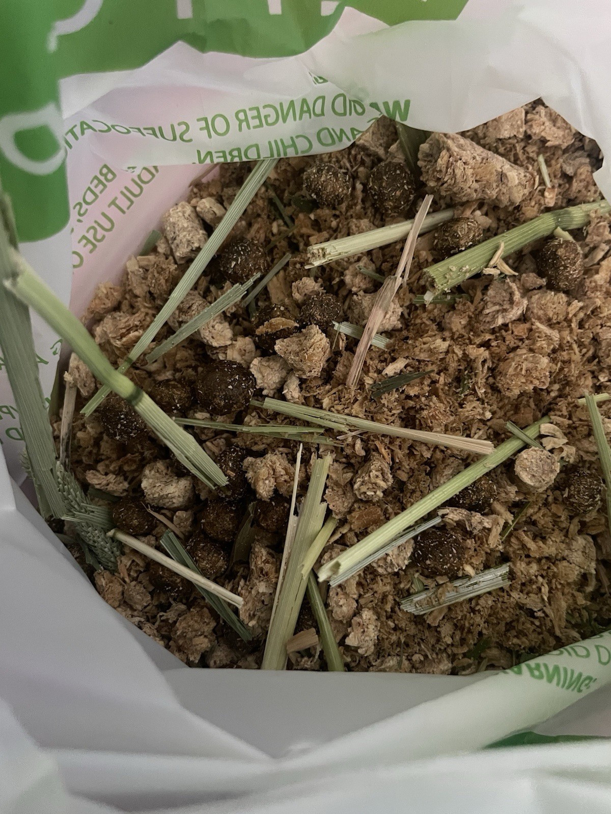 Rabbit Manure 1lb Bag Organic Urine/Poop/Pinewood Pellets/ Timothy Hay Blend