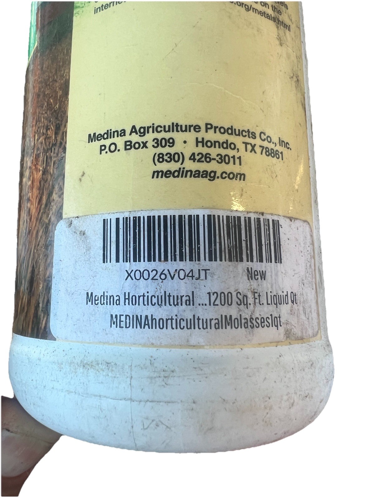 Medina Medium Molasses 2 , 1 quart Bottles Plants, Turf, And Soil